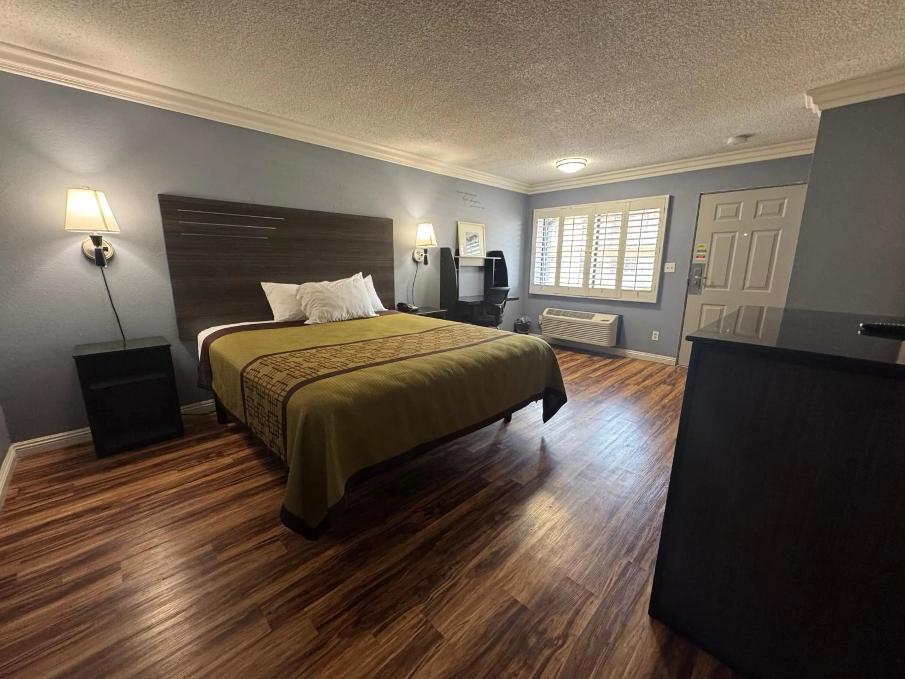 King Room in Big A Motel