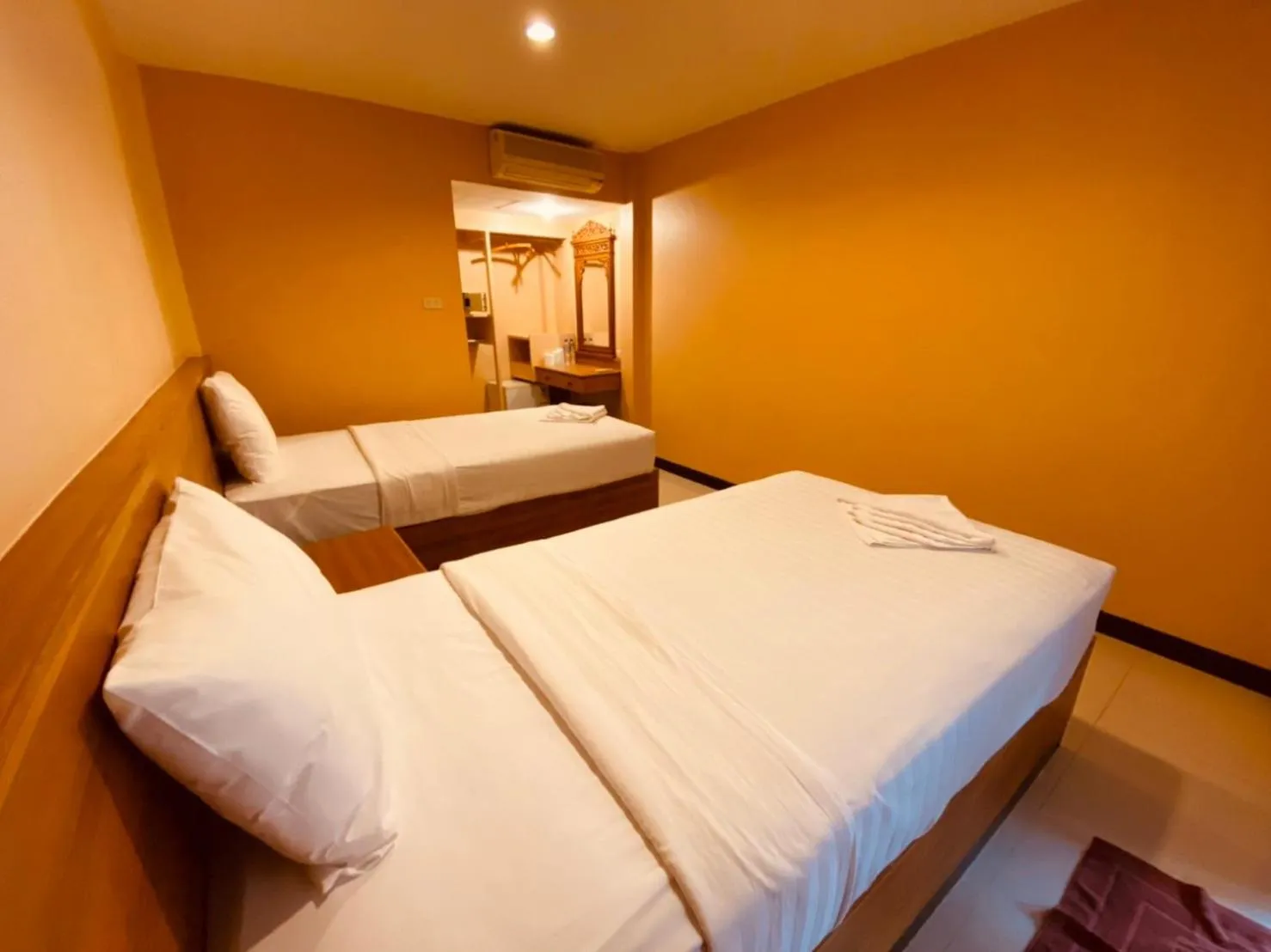 Budget Twin Room in Delight Resort