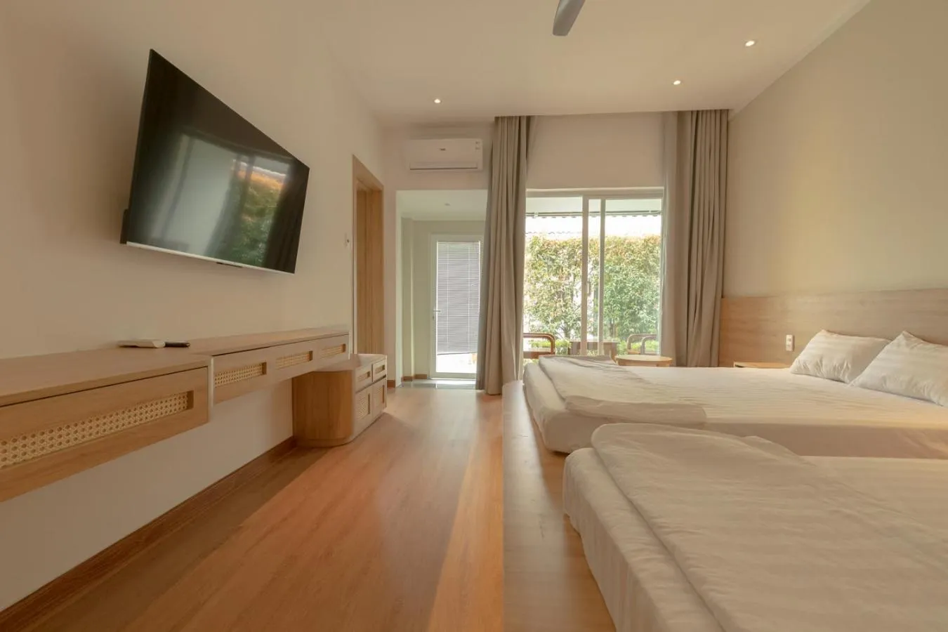 Quadruple Room with Garden View in Tây Tiến Bungalow