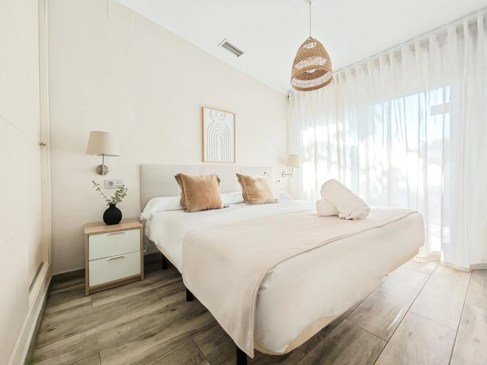 1 Bedroom Penthouse with Terrace in AZZ Sevilla Torre de la Plata Apartamentos