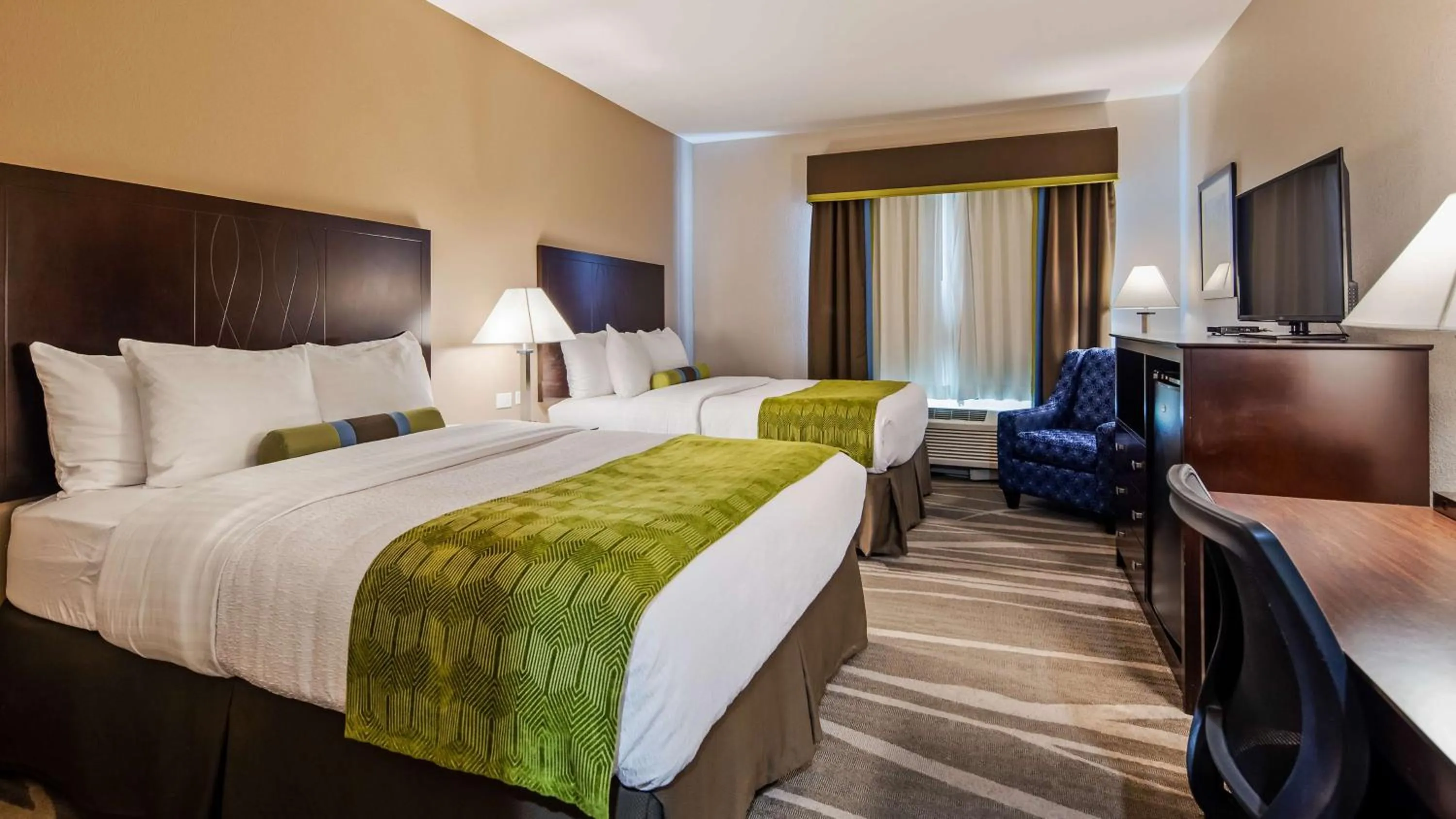 Queen Room with Two Queen Beds - Non-Smoking in Best Western Plus Denver City Hotel & Suites
