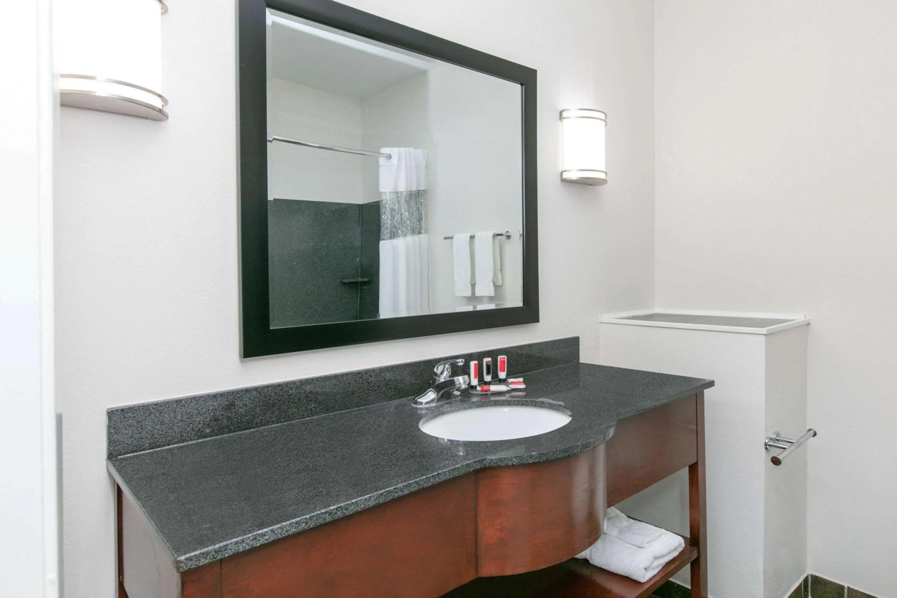 King Studio Suite with Jetted Tub - Non-Smoking in Baymont by Wyndham McComb