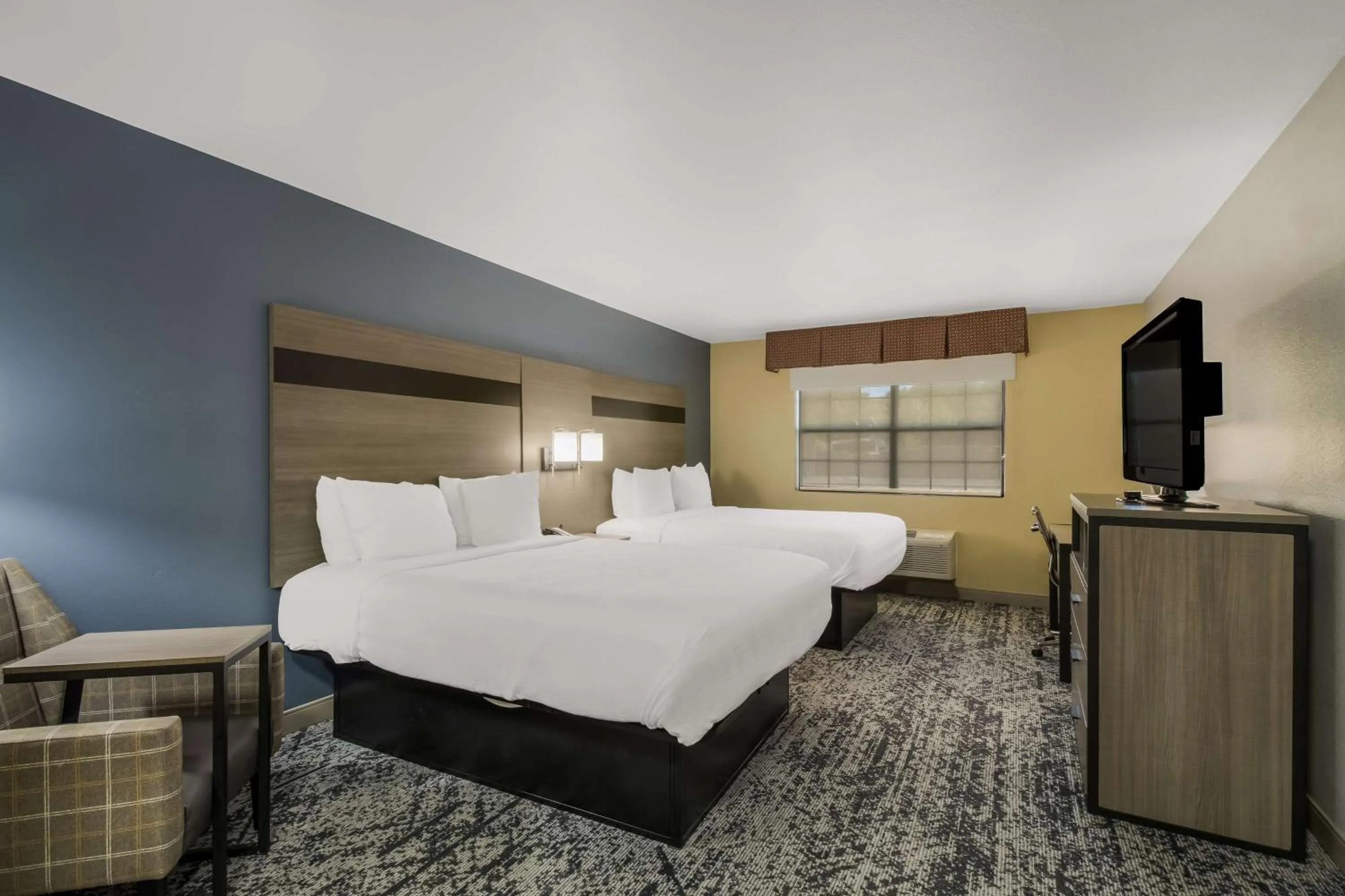Queen Room with Two Queen Beds - Non-Smoking in Best Western Temple Inn & Suites