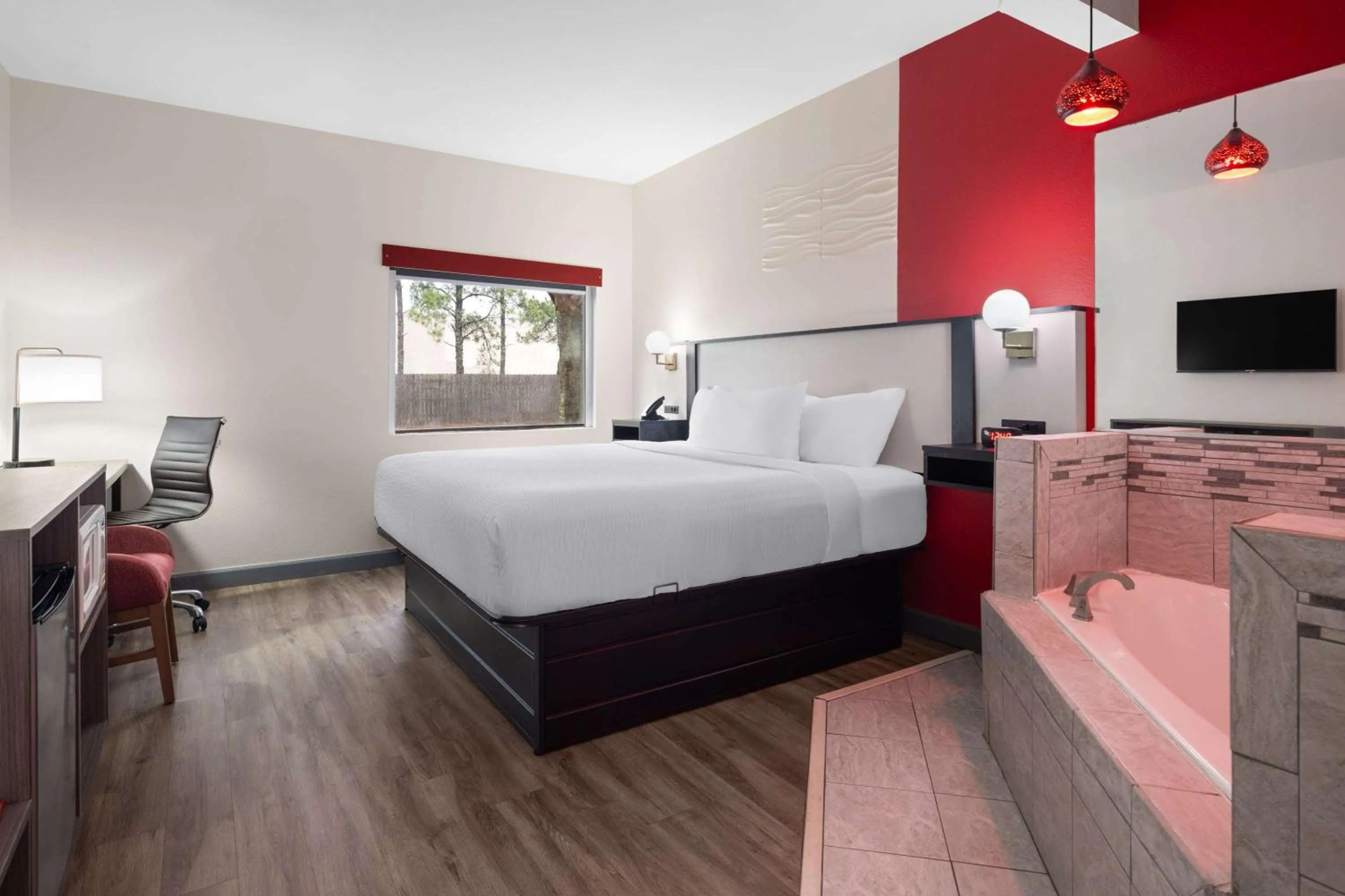 King Studio Suite - Non-Smoking in Ramada by Wyndham Locust Grove