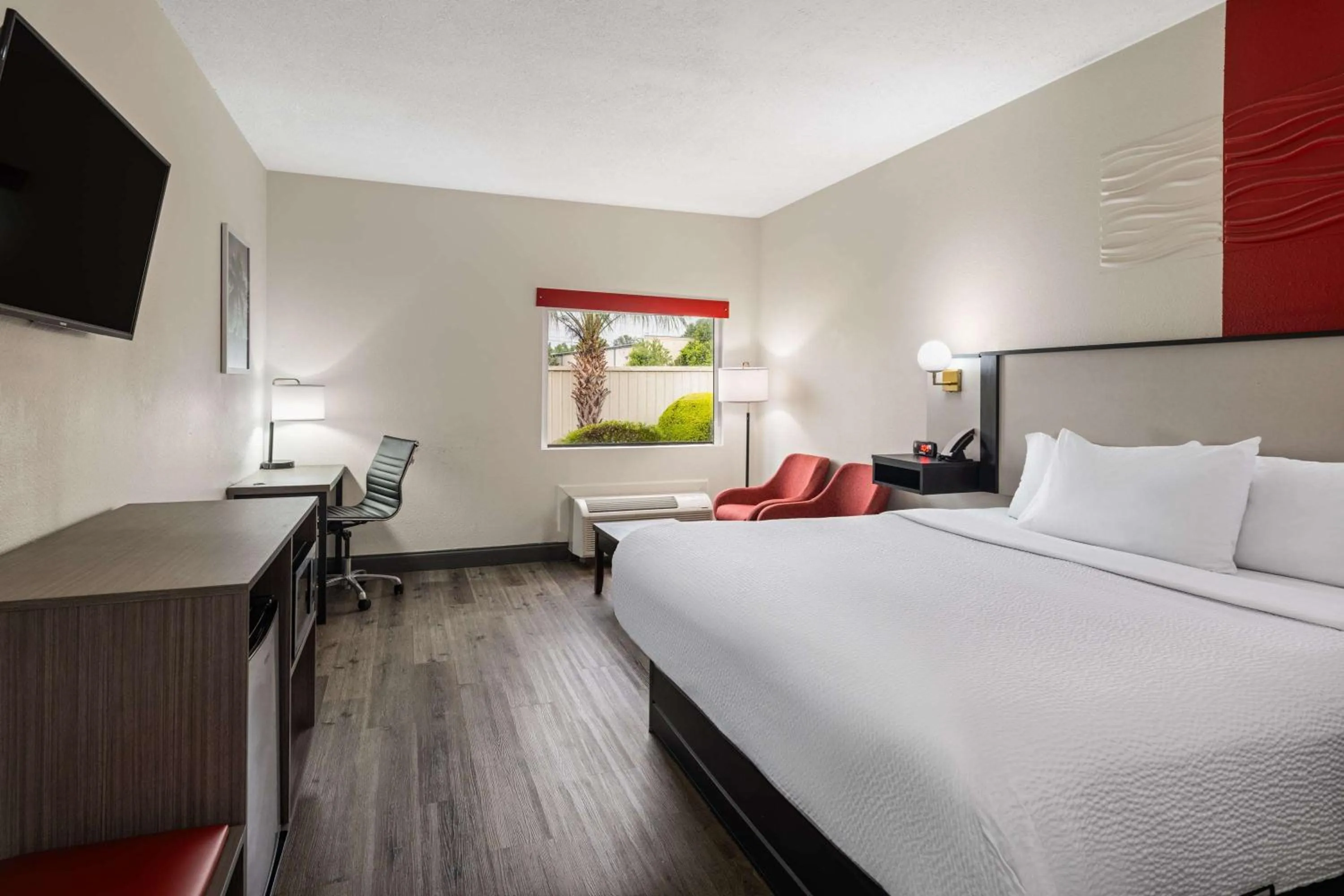 King Room - Non-Smoking in Ramada by Wyndham Locust Grove