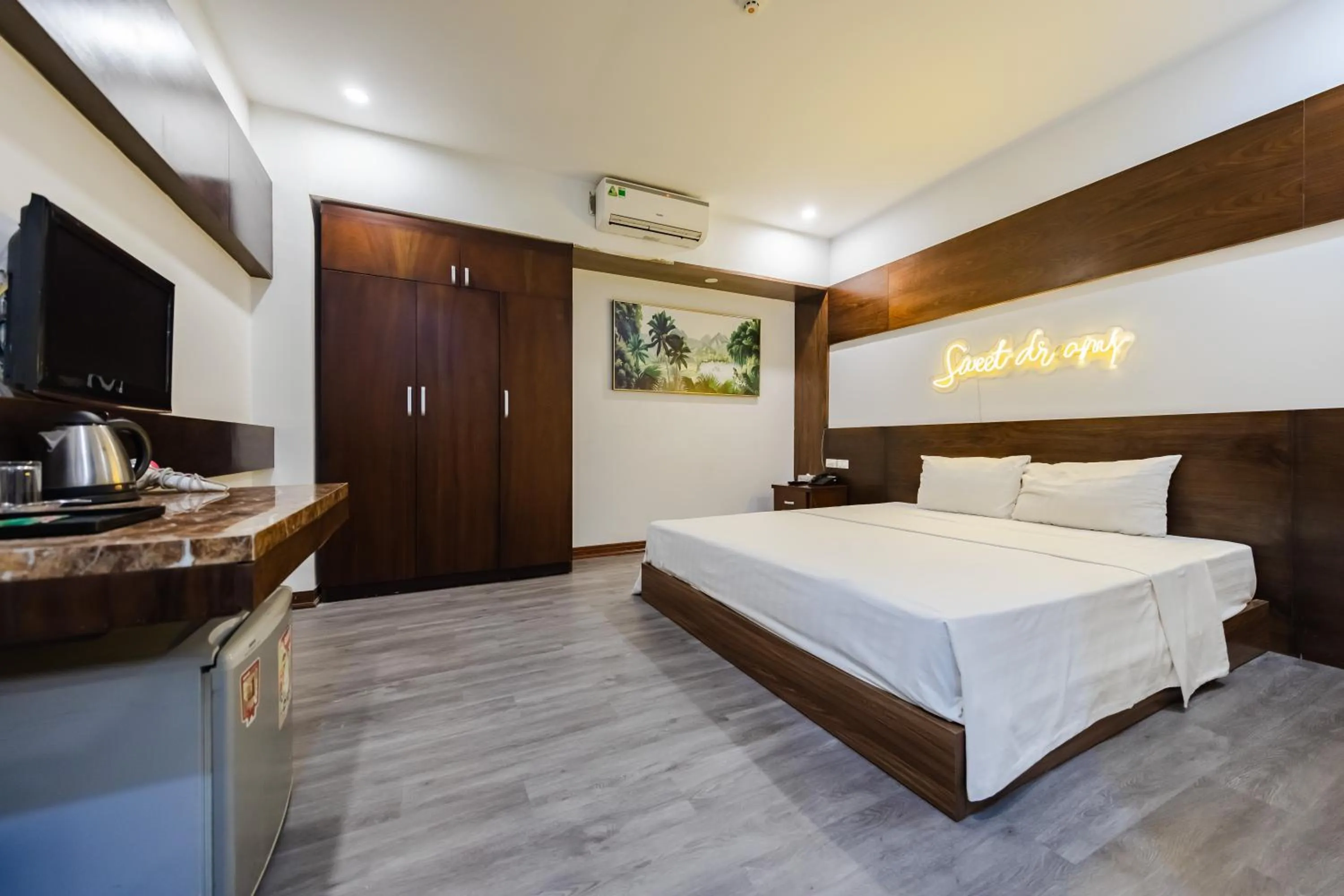 Superior Double Room in Night Hotel