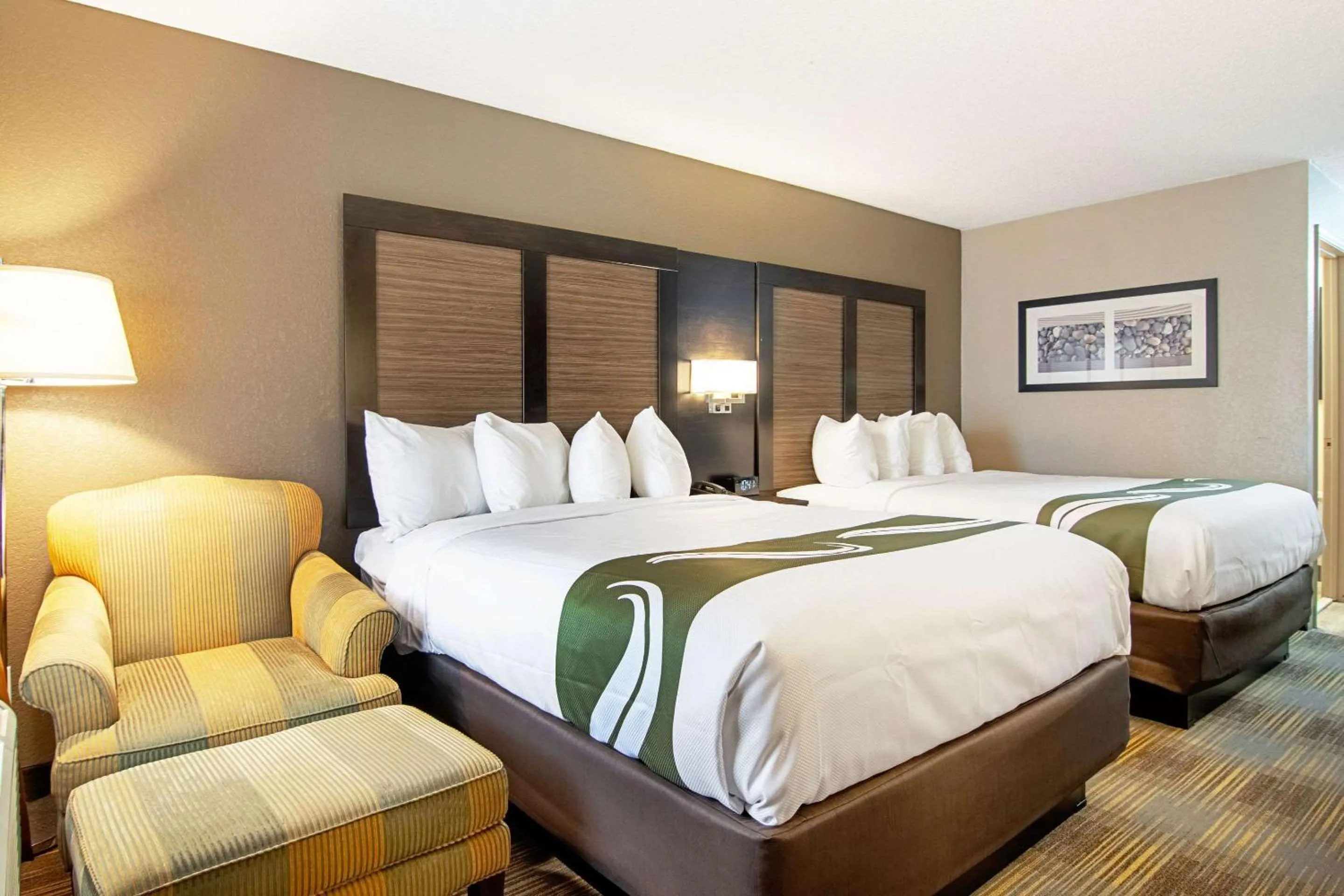 Queen Room with Two Queen Beds - Non-Smoking in Quality Inn Villa Rica