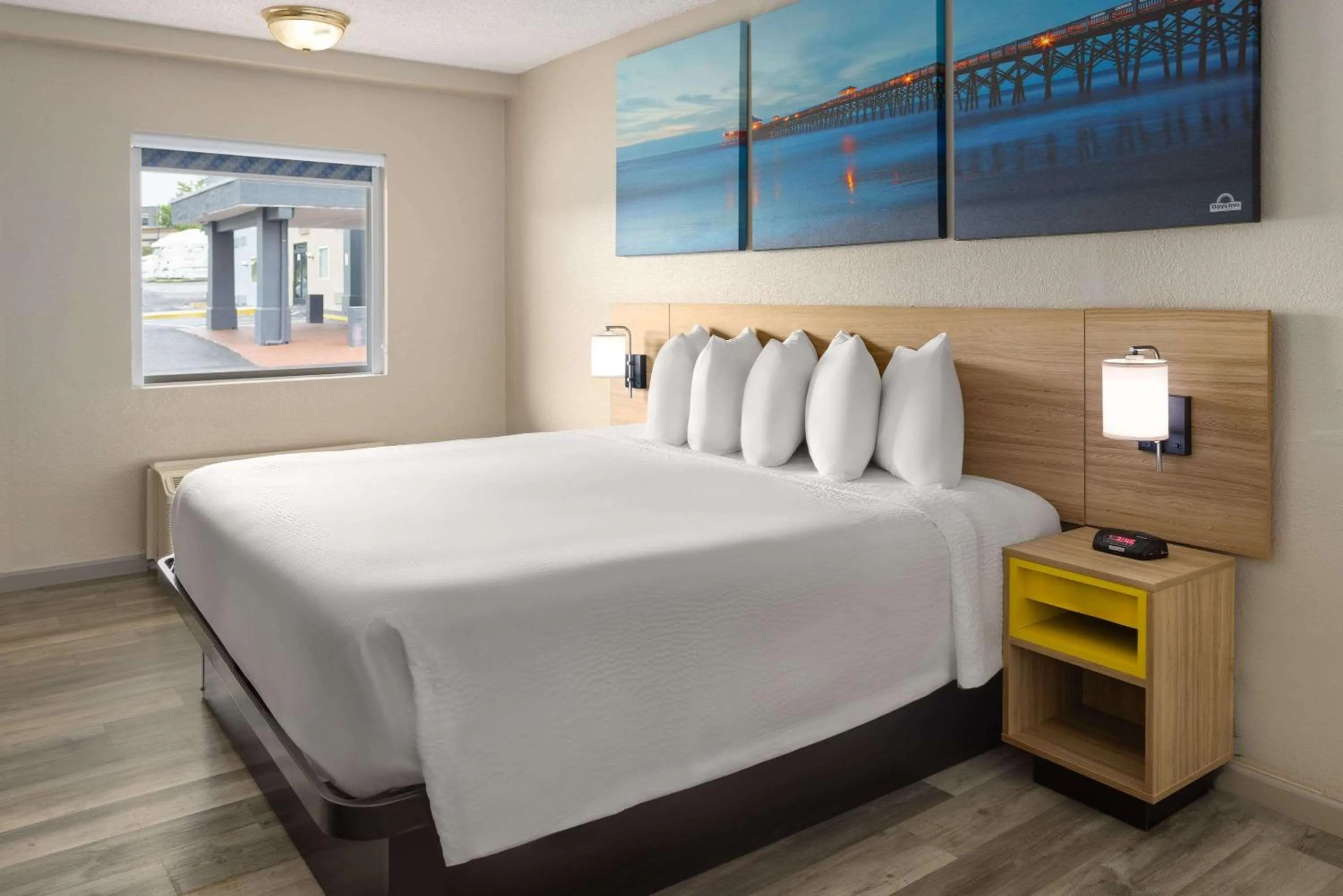 Queen Room - Non-Smoking in Days Inn by Wyndham Aberdeen