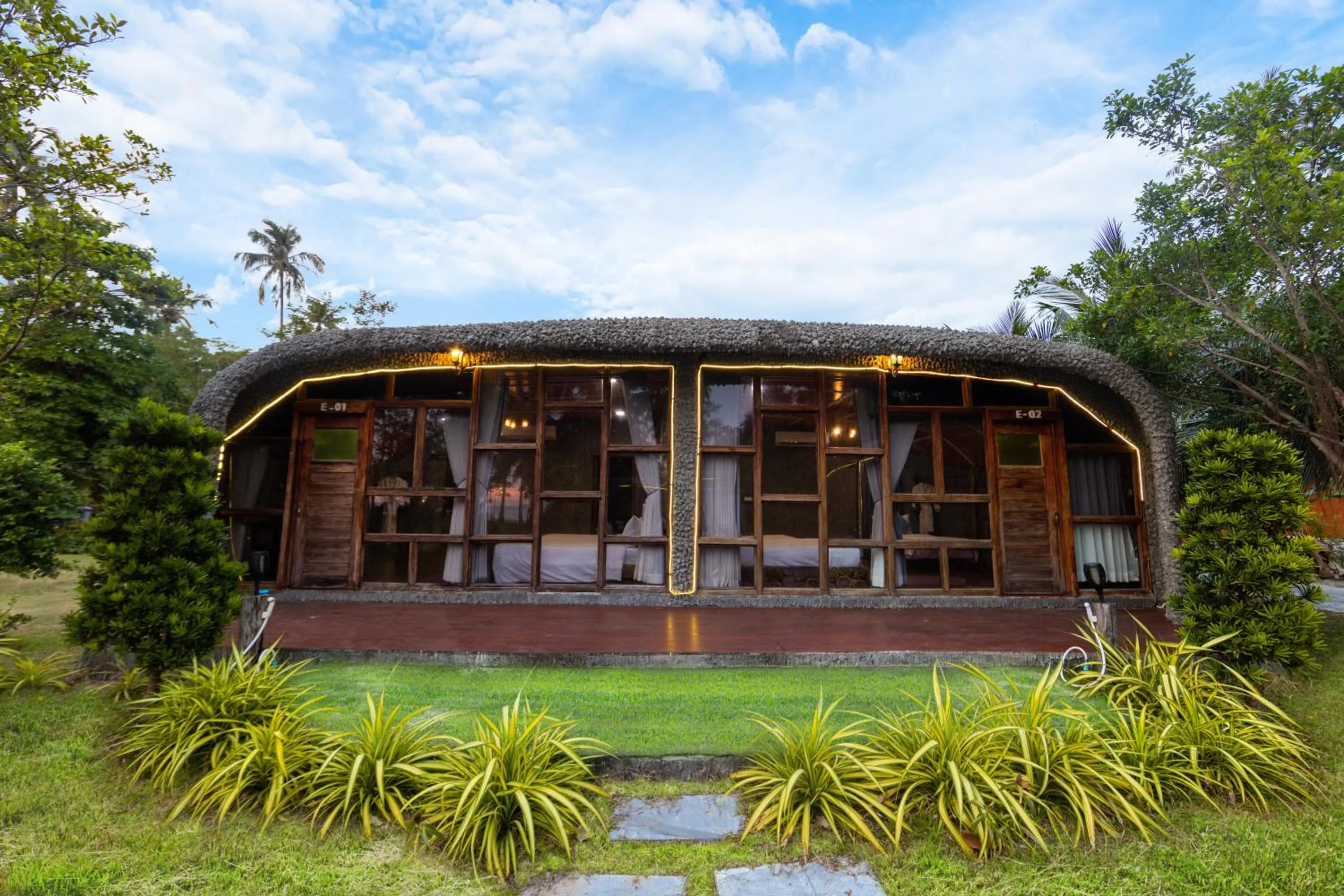 Deluxe 2 Queen Room in Mafiya Resort