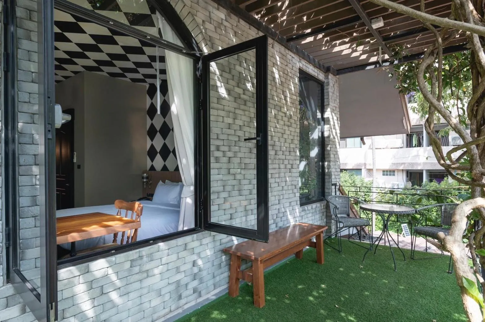 Superior Villa in Bangkok Oasis Hotel