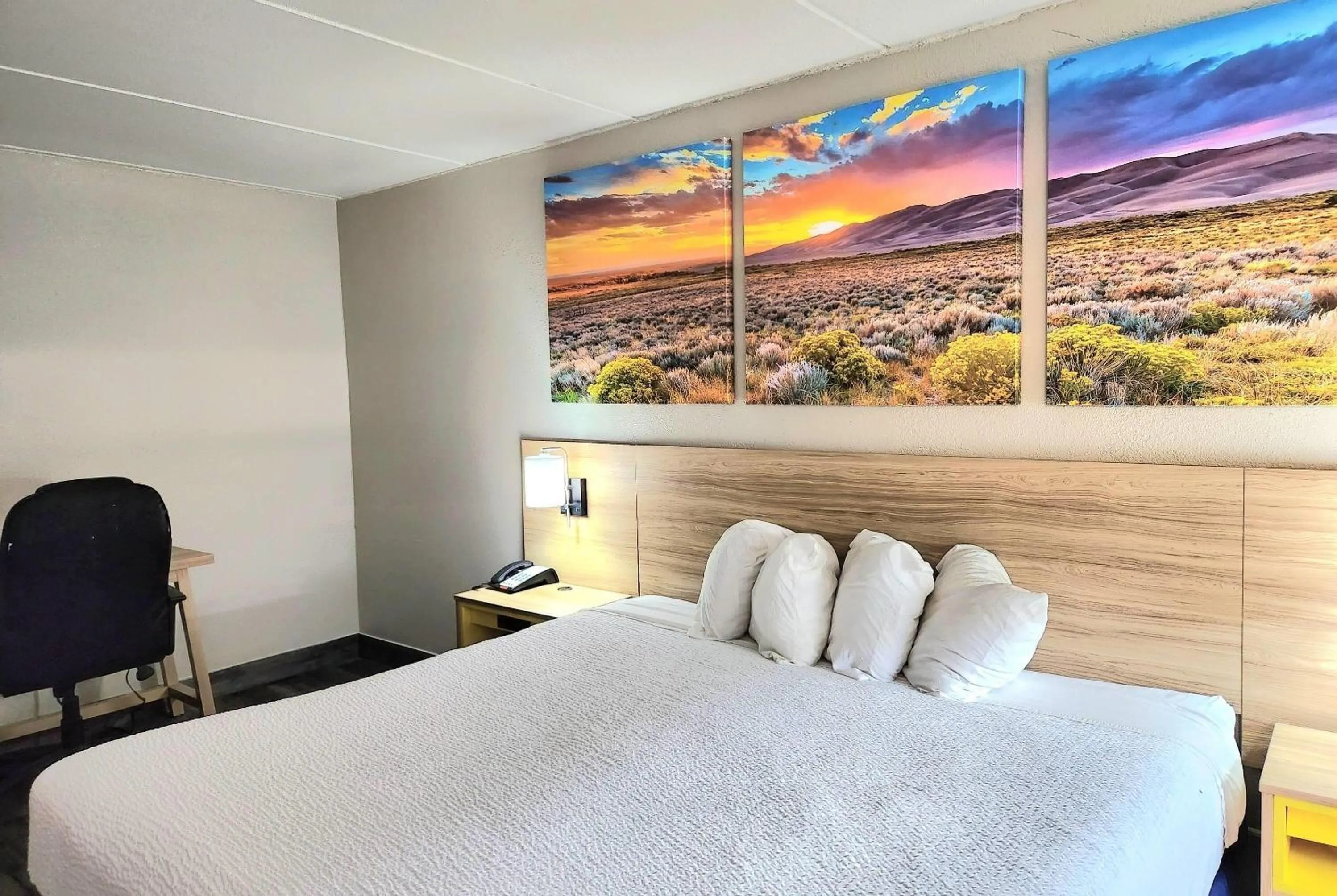 King Room - Non-Smoking in Days Inn by Wyndham Houston