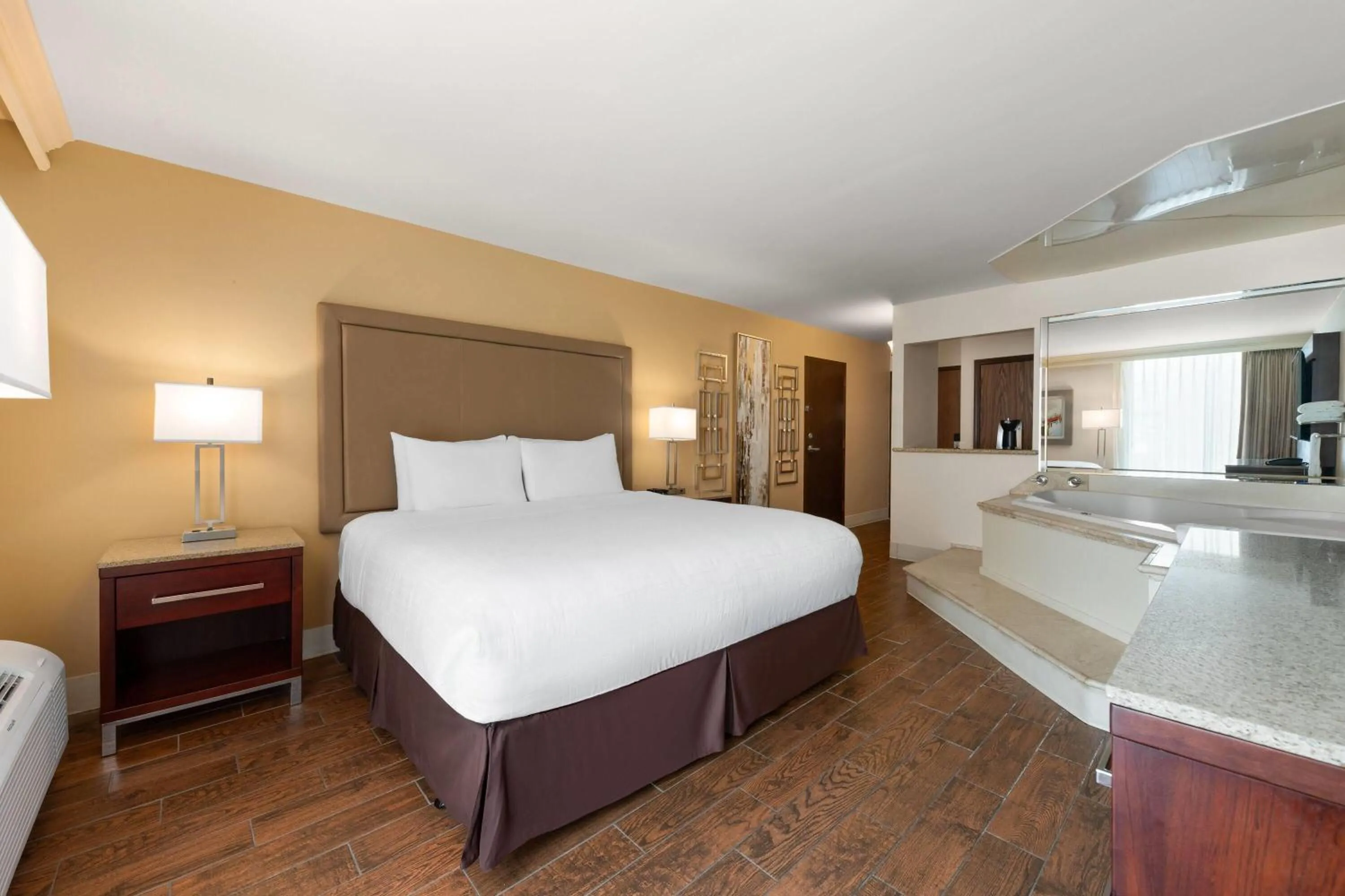 Two-Room King Suite with Whirlpool in Wyndham Riverfront Hotel