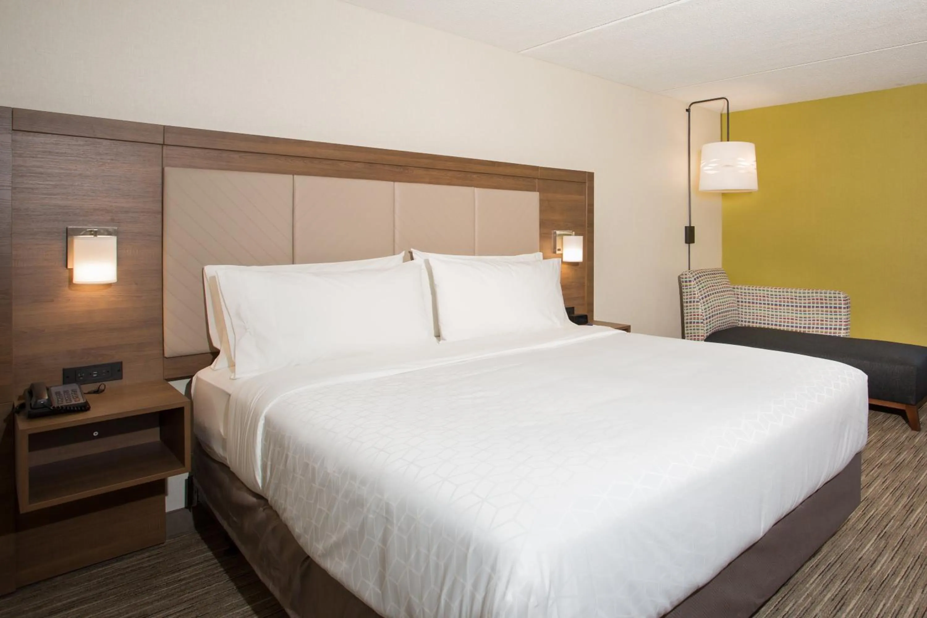 Standard King Room in Holiday Inn Express Chelmsford by IHG