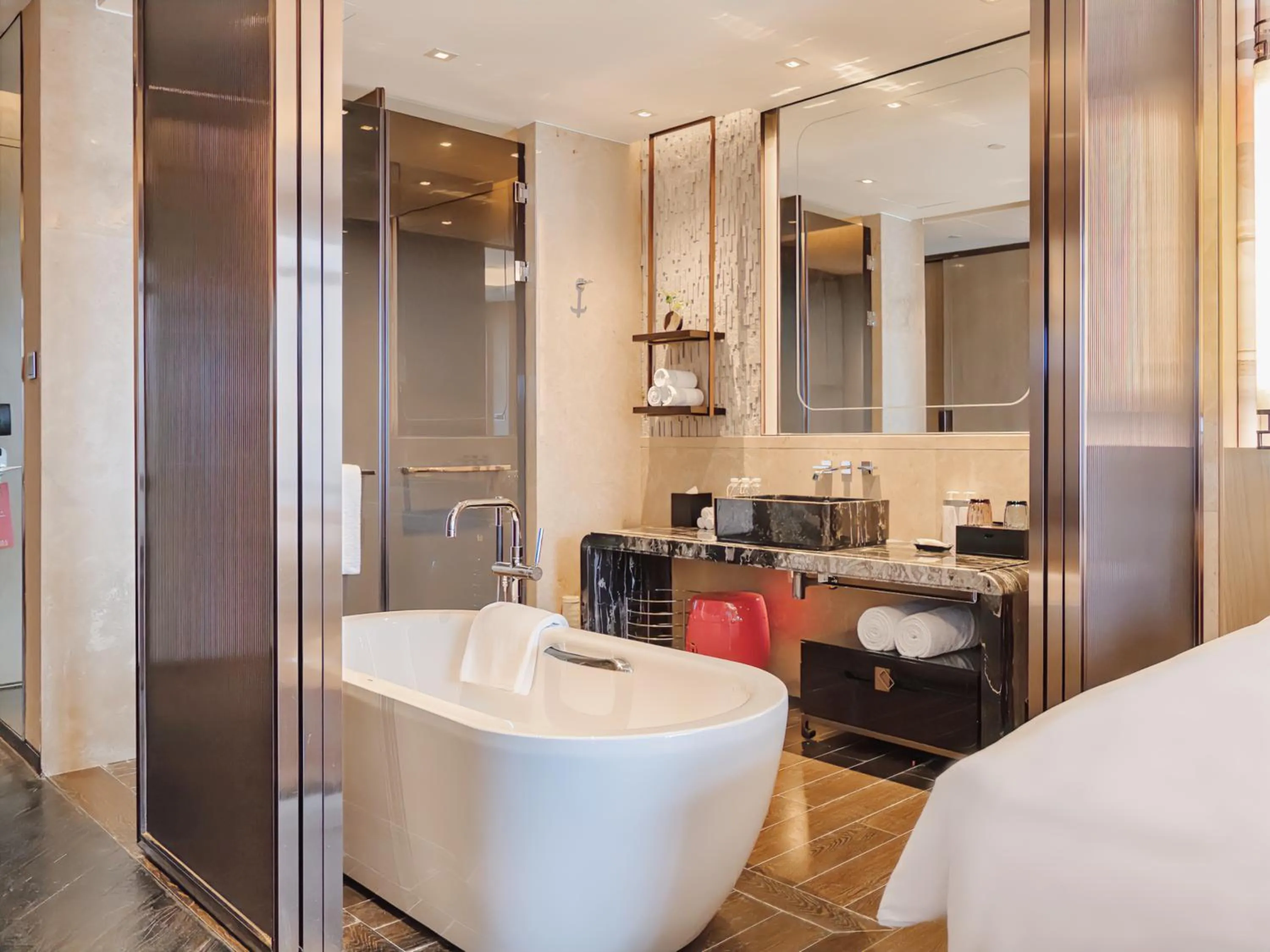 Standard Twin Room with River View in HUALUXE Wuhu