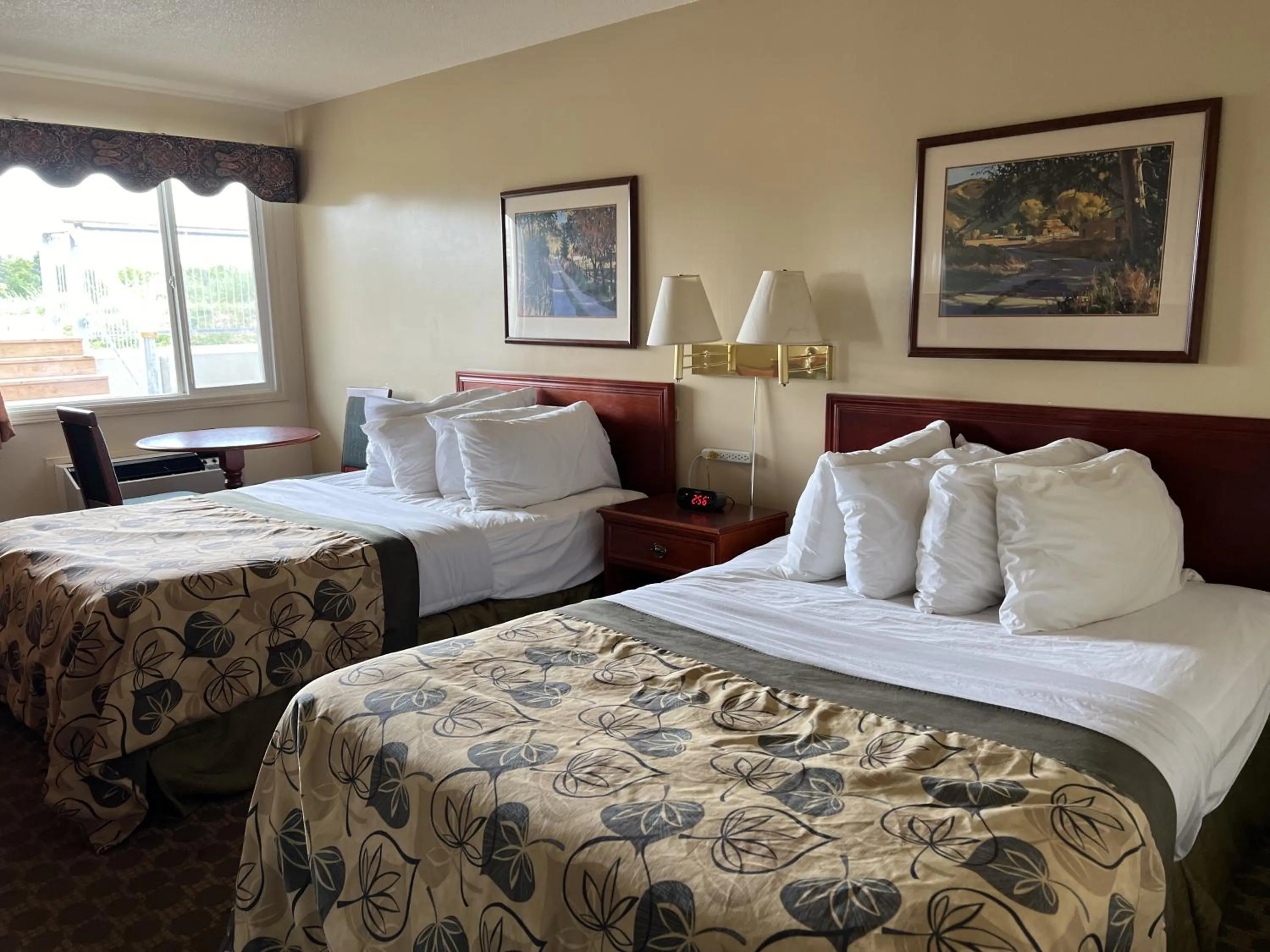 Deluxe Double Room in Travelodge by Wyndham Drumheller AB