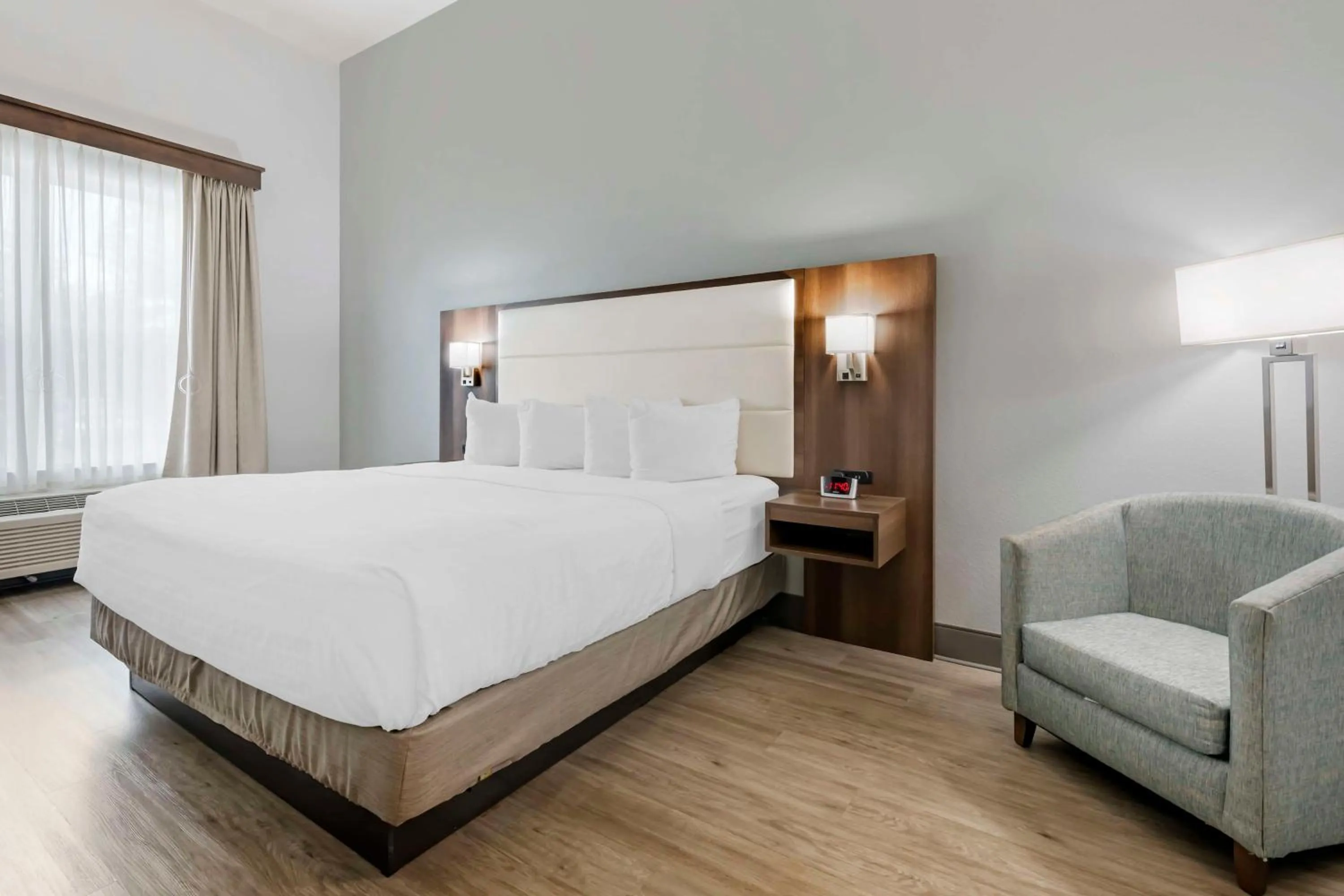 King Room - Non-Smoking in Best Western Plus First Coast Inn and Suites