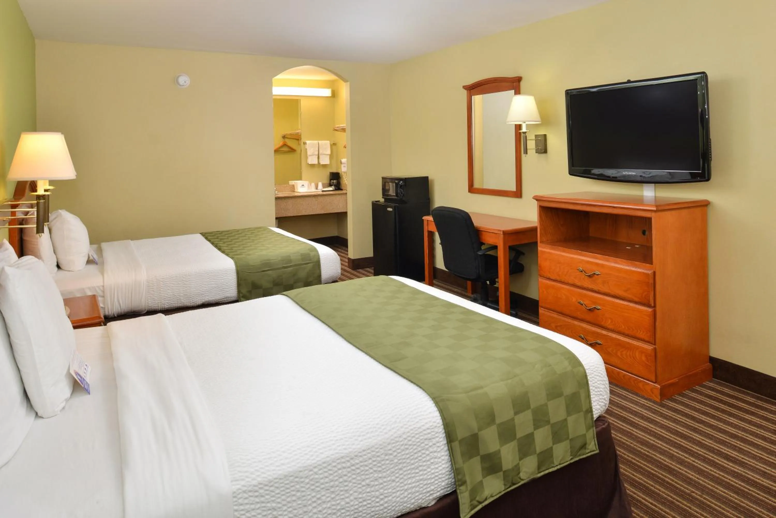 Queen Room with Two Queen Beds in Americas Best Value Inn and Suites Little Rock