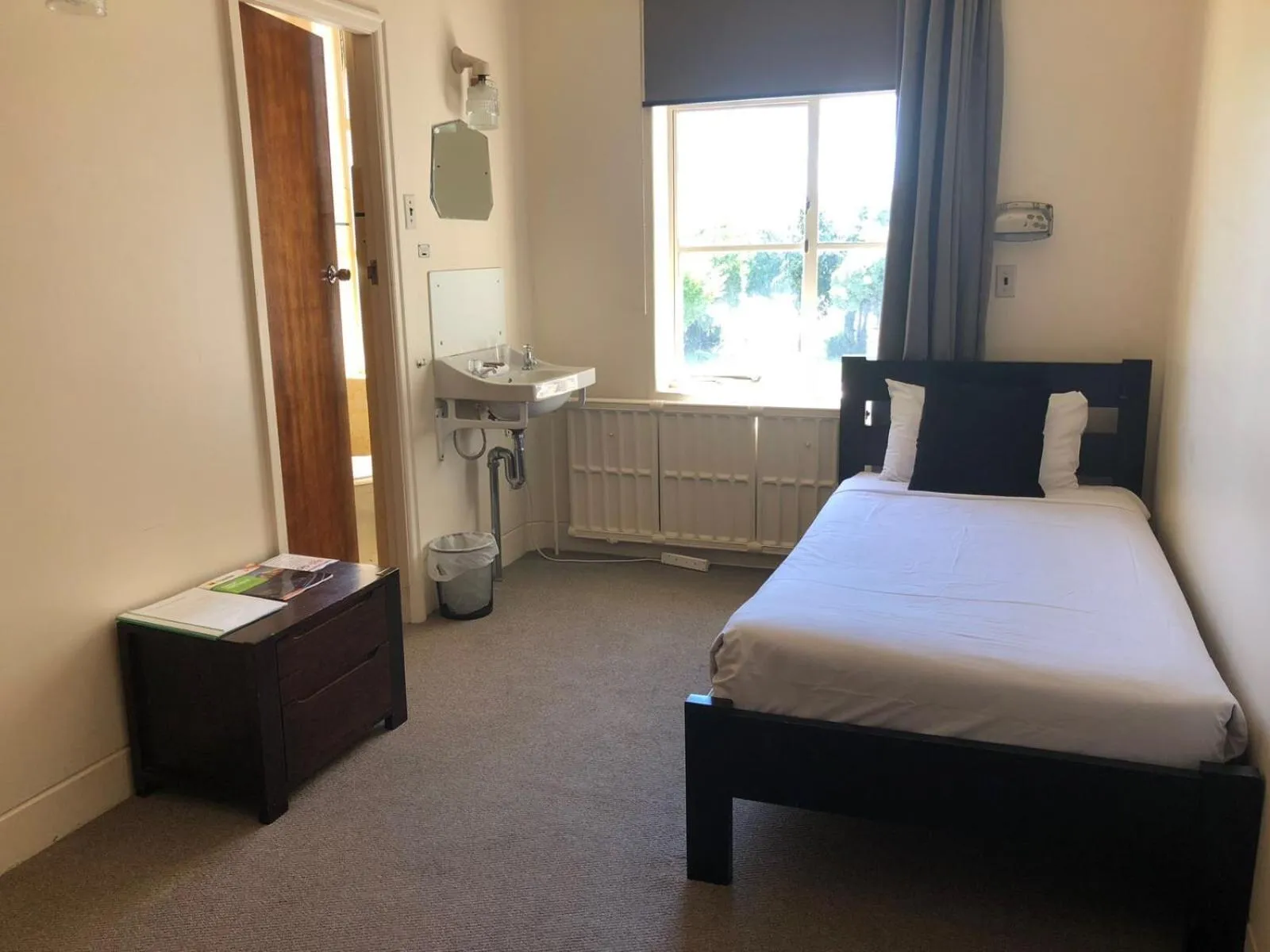Standard Single Room with Shower in Putaruru Hotel