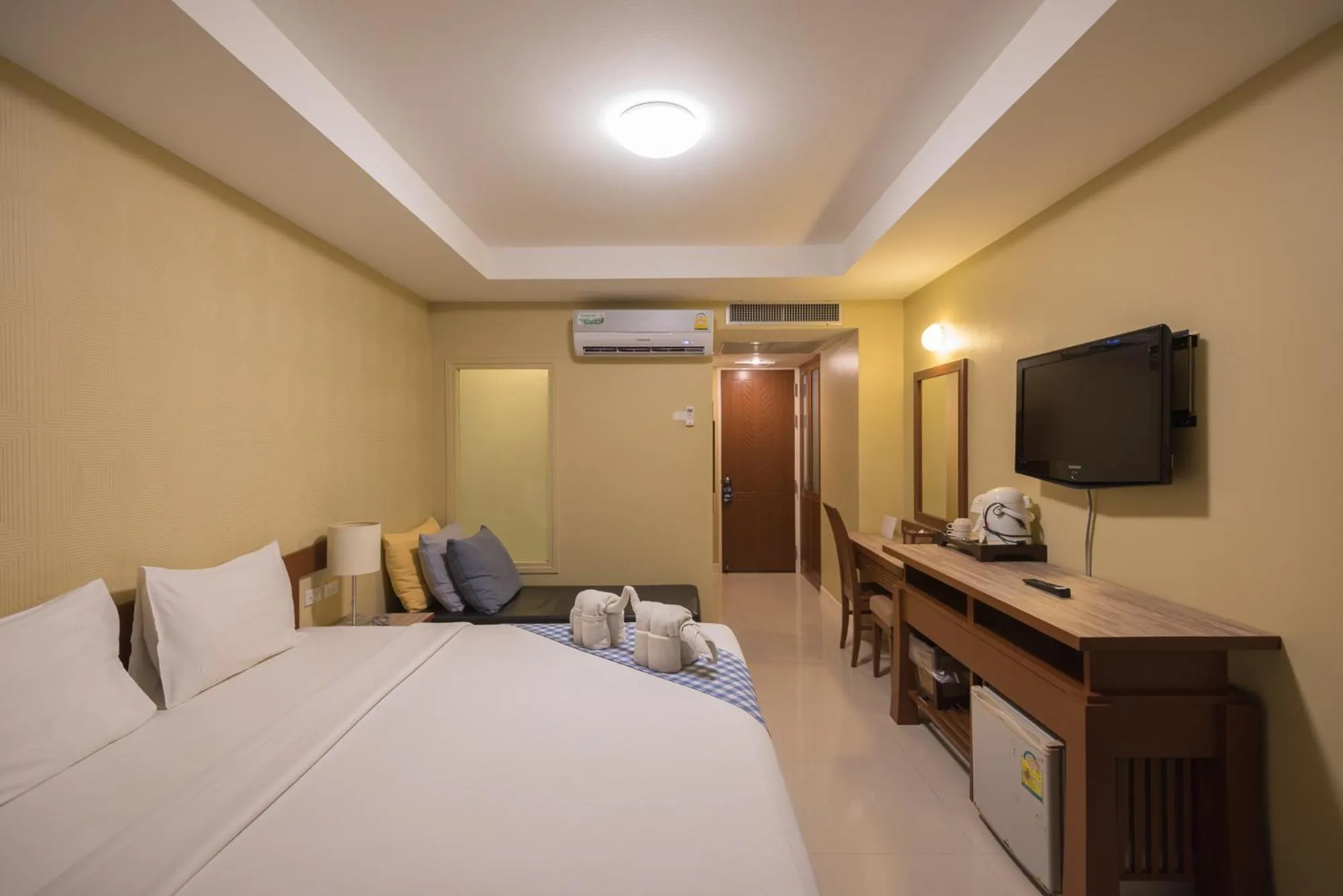 Grand Superior Double Room in Mac Resort Hotel