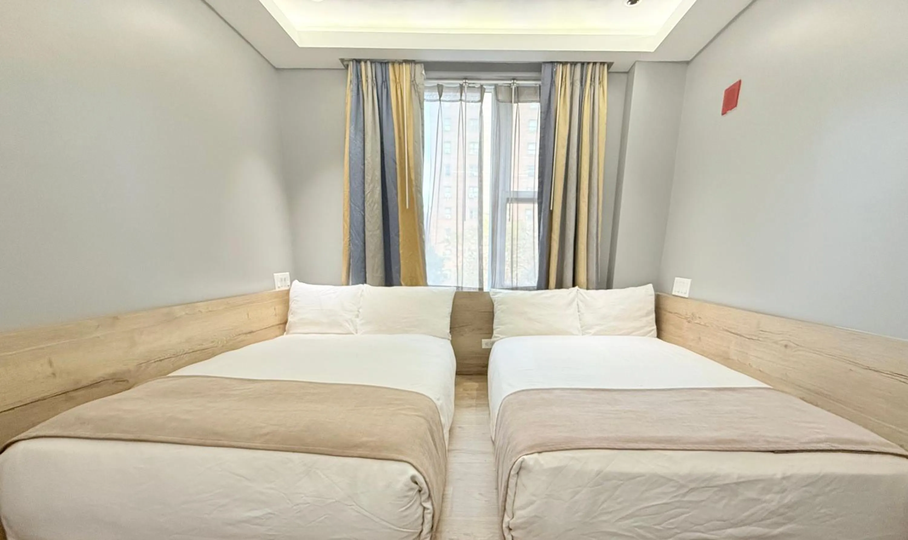 Deluxe Double Room in Madison LES Hotel