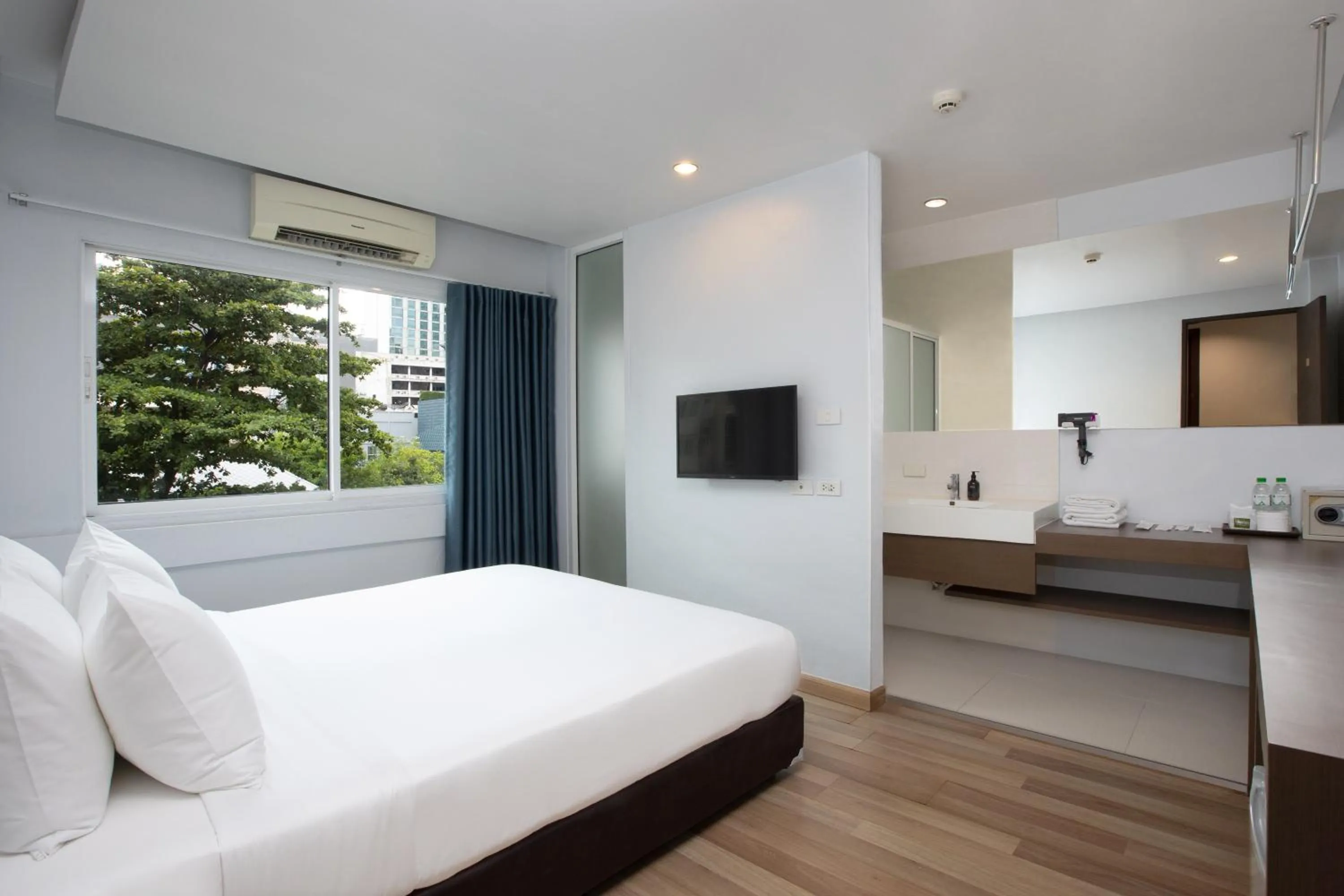 Standard King Room in Nantra Silom