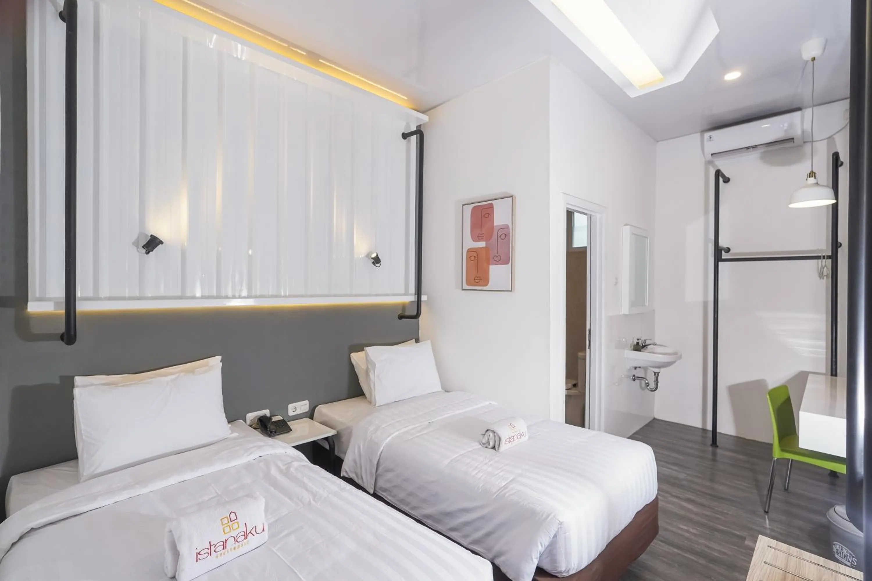 Twin Room in Istanaku