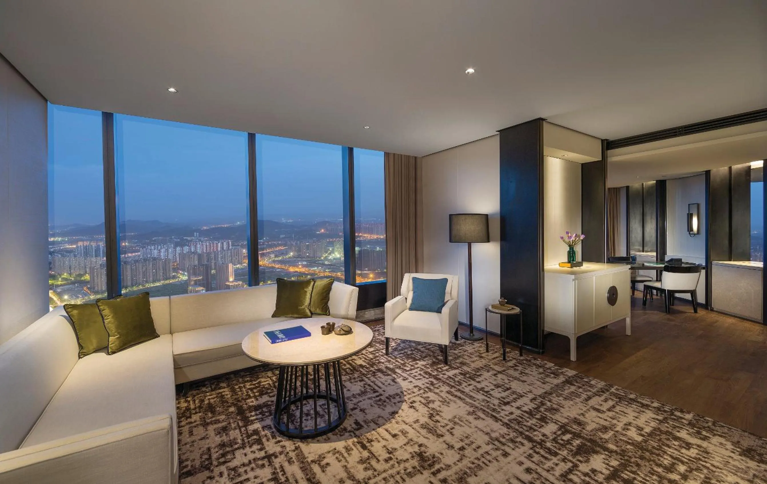 Executive Suite in Jumeirah Nanjing