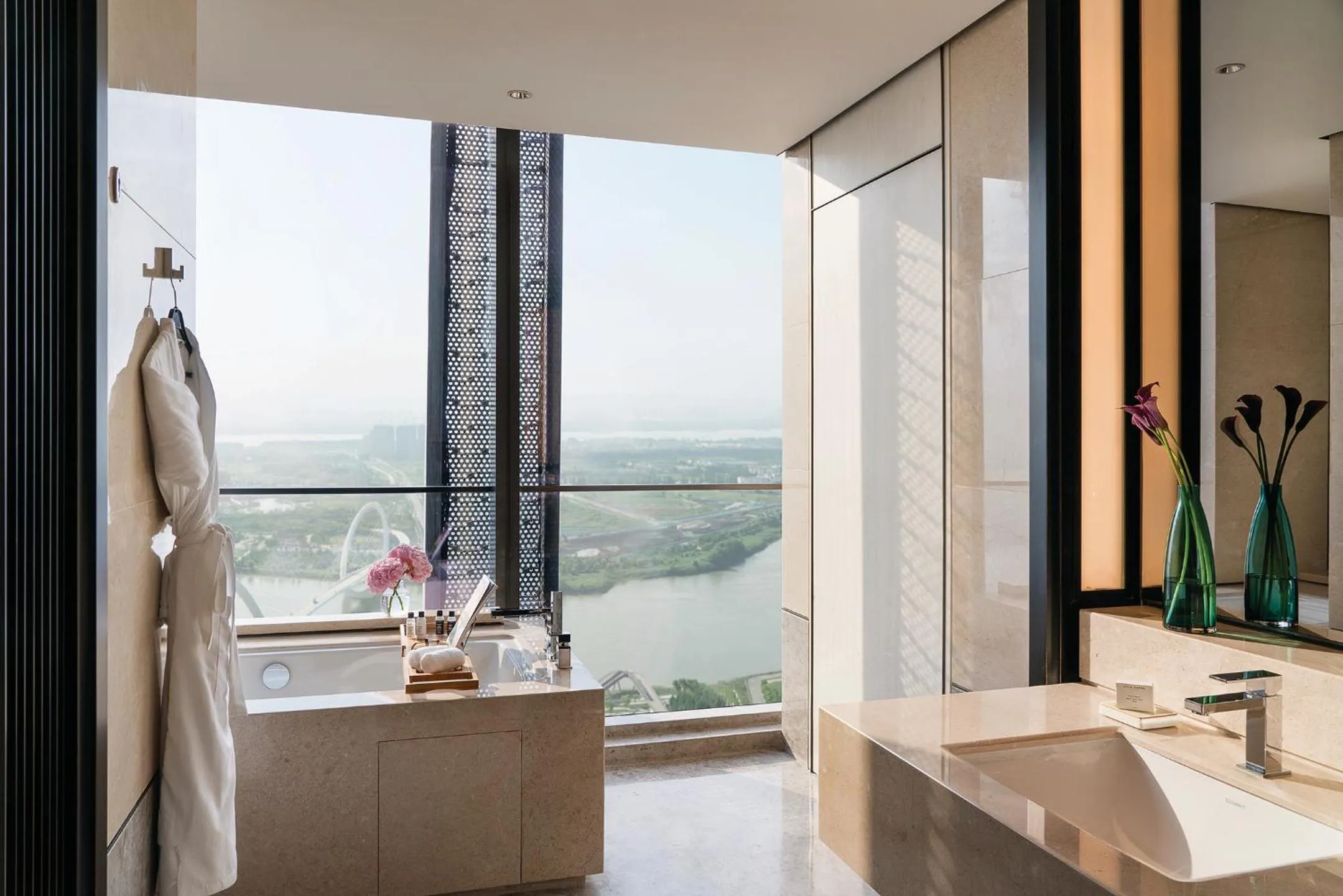 Grand Deluxe Twin with River View in Jumeirah Nanjing