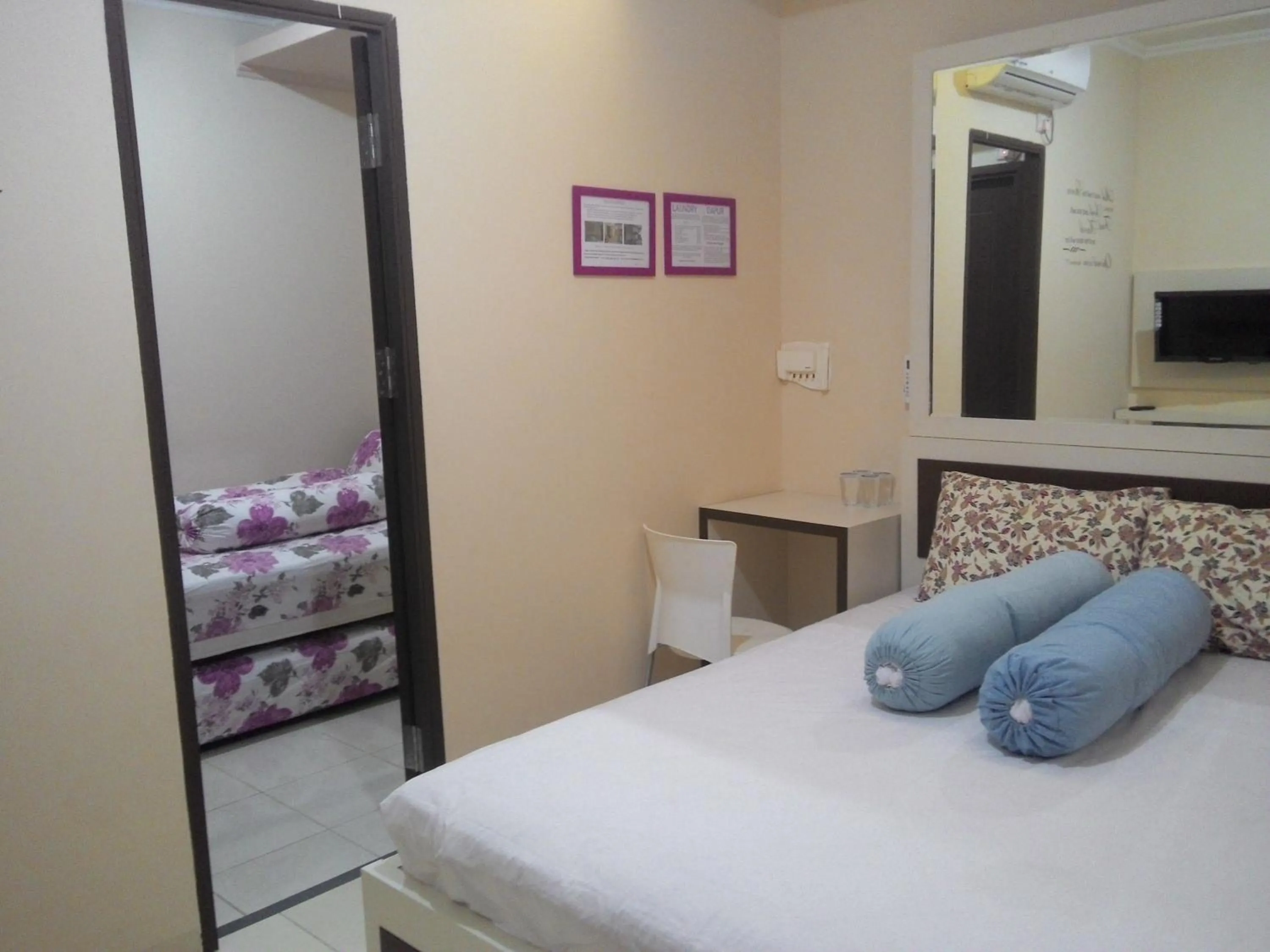 Quadruple Room with Bathroom in Kantos Guest House
