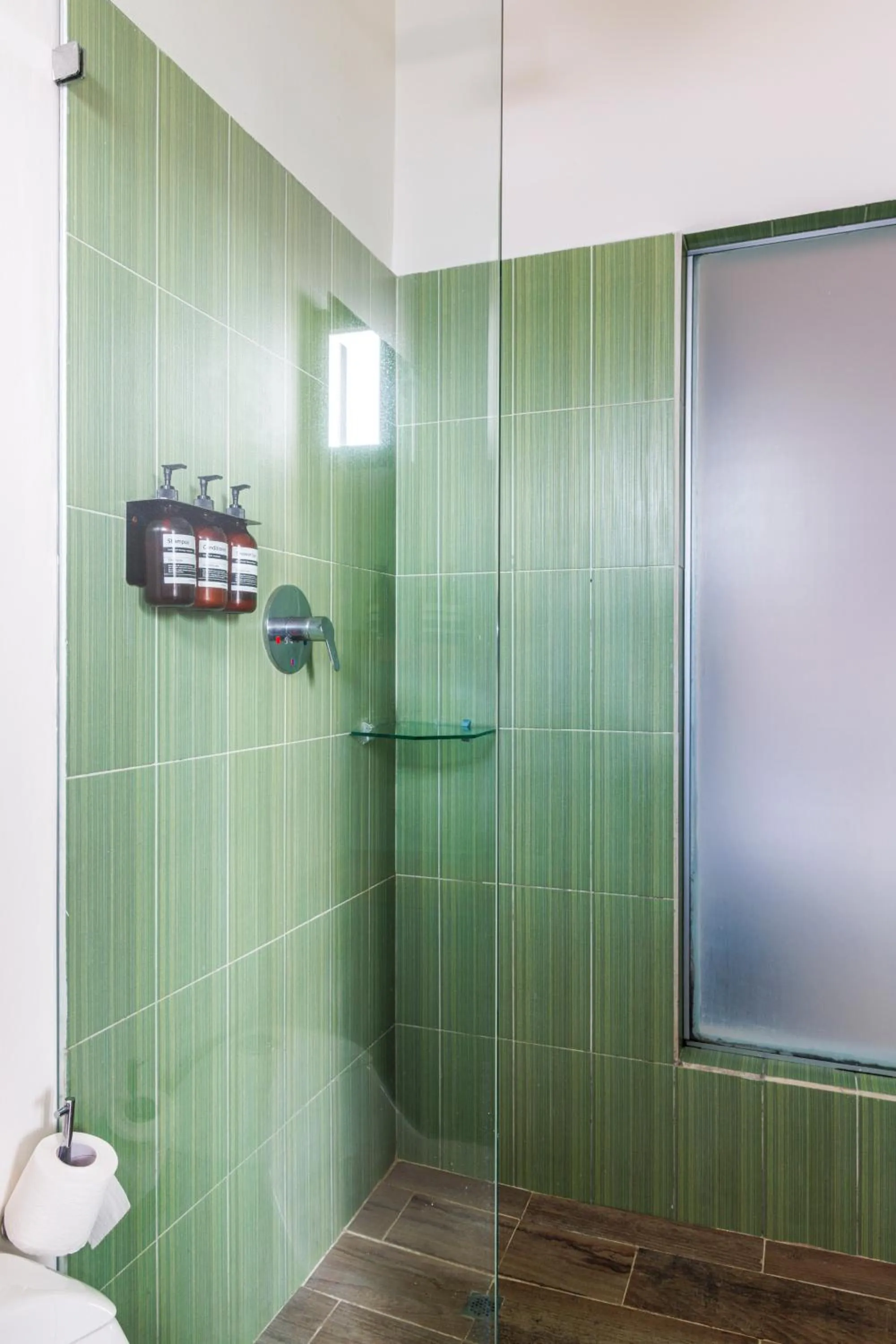 Deluxe Double Room with Balcony - Ricura in Tantalo Hotel - Kitchen - Roofbar