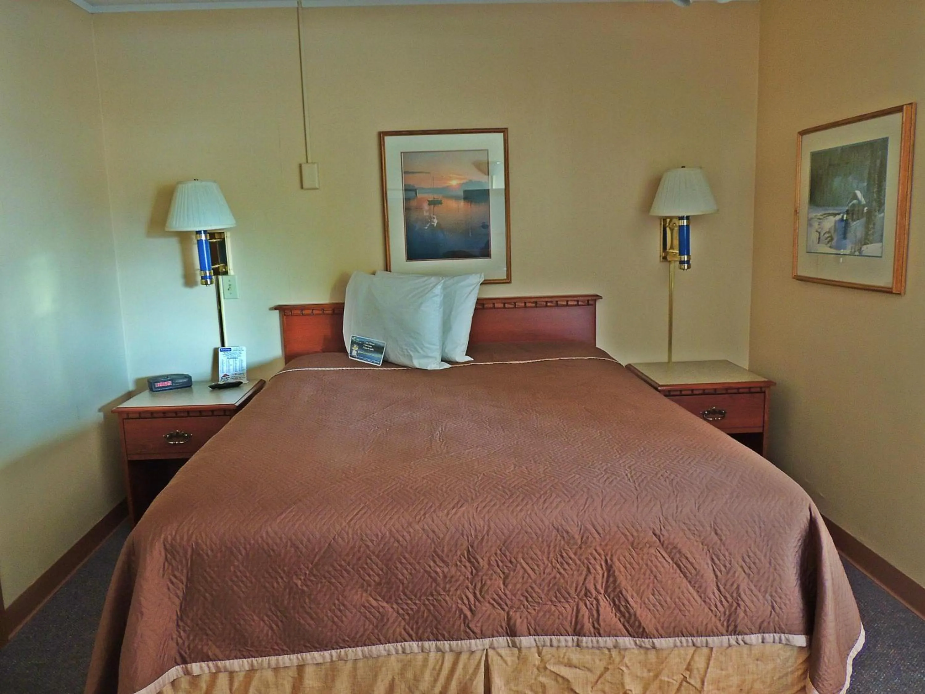 Queen Suite - Non-Smoking in Travelodge by Wyndham Kalispell