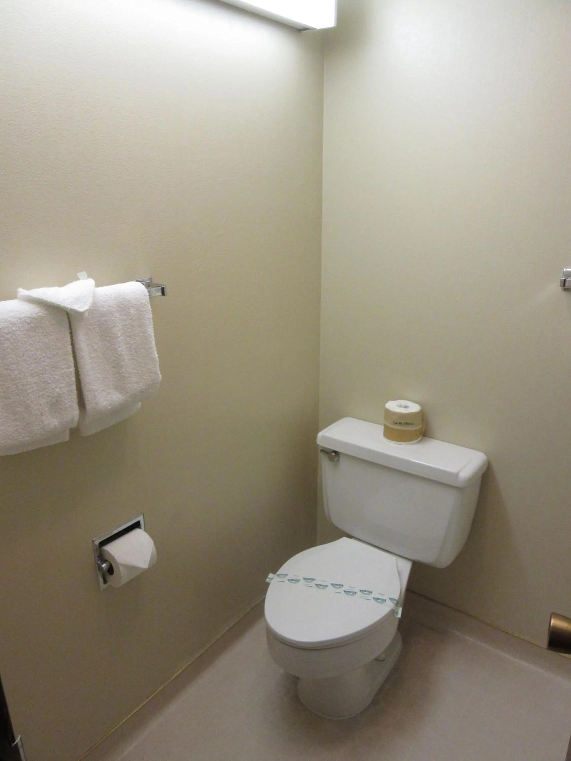 Queen Room - Non-Smoking in Travelodge by Wyndham Kalispell