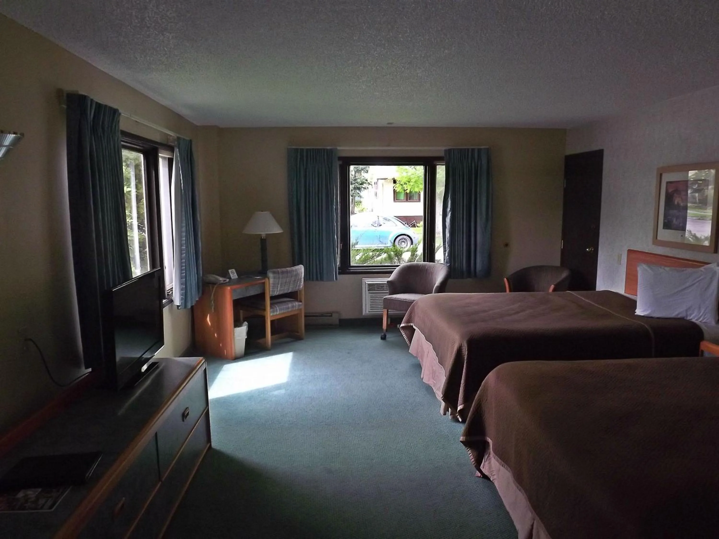 Deluxe Queen Room - Non-Smoking in Travelodge by Wyndham Kalispell