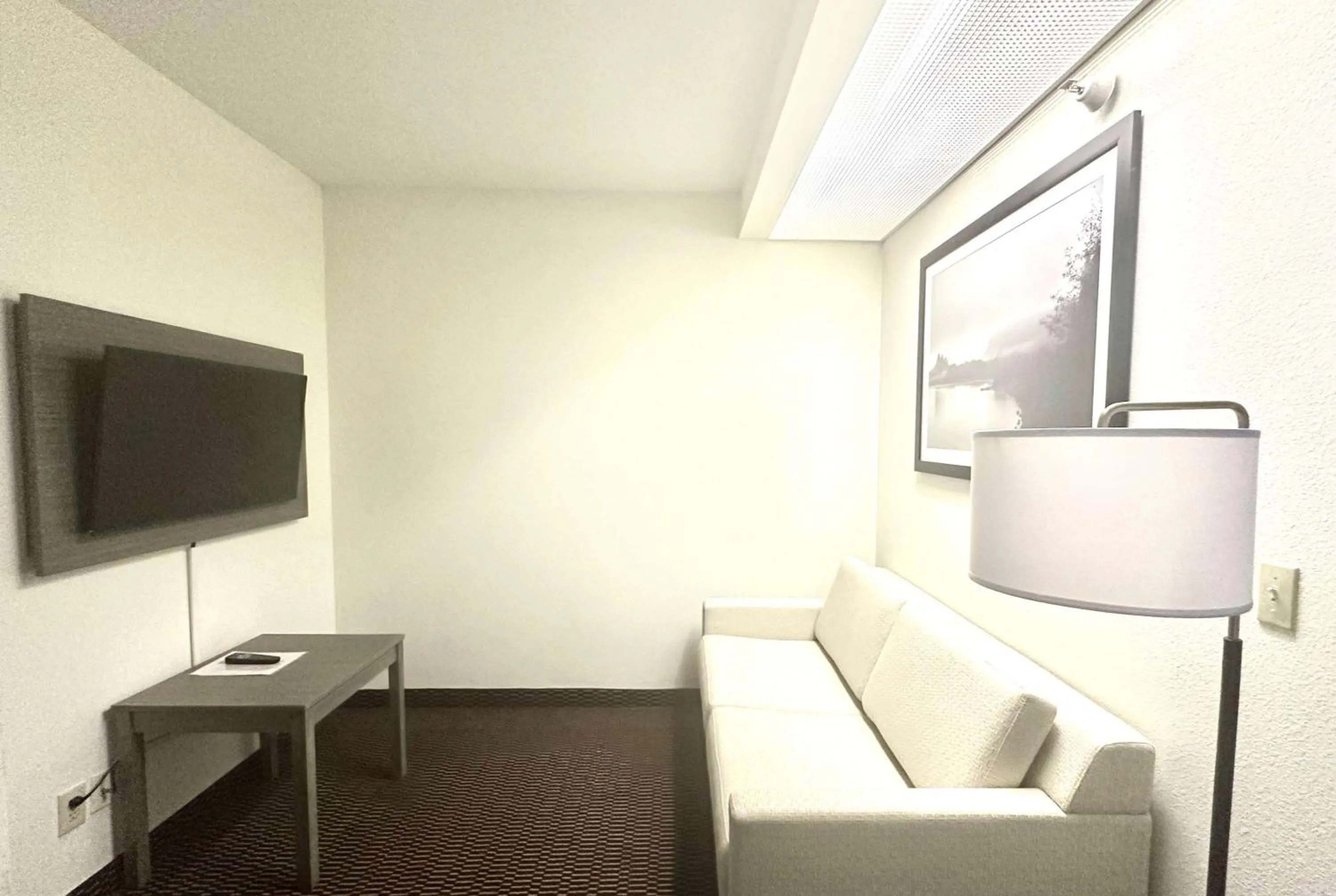 Queen Studio Suite with Sofa Bed - Non-Smoking in Ramada by Wyndham Columbia