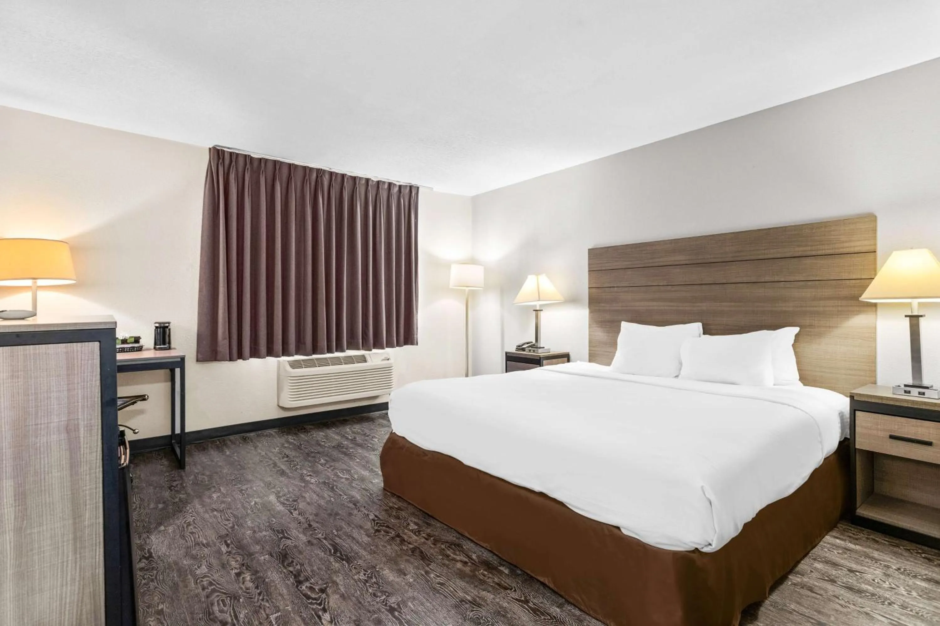 King Room - Disability Access in SureStay Hotel by Best Western Albuquerque Midtown