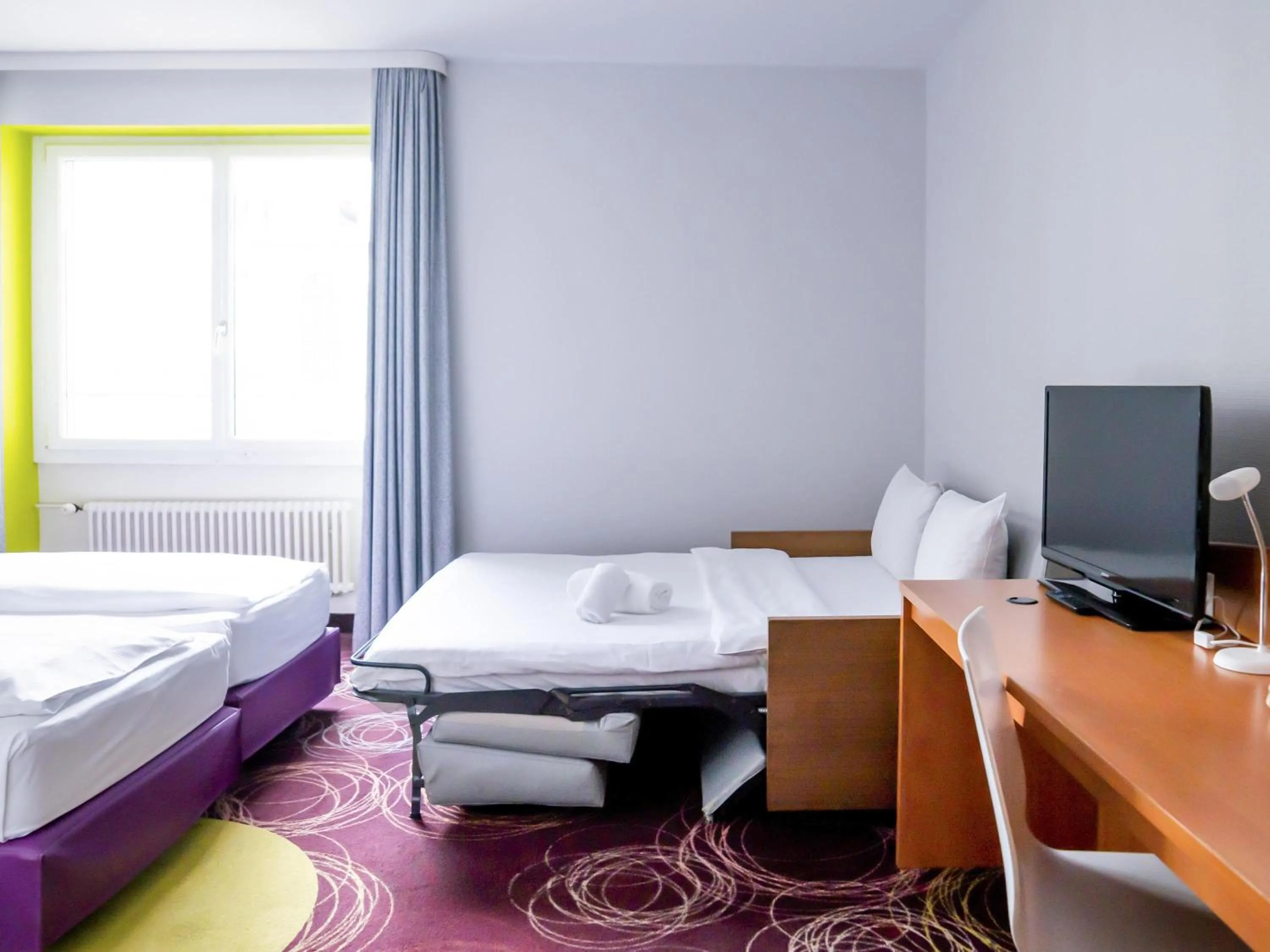 Standard Twin Room with Sofa in ibis Styles Luzern