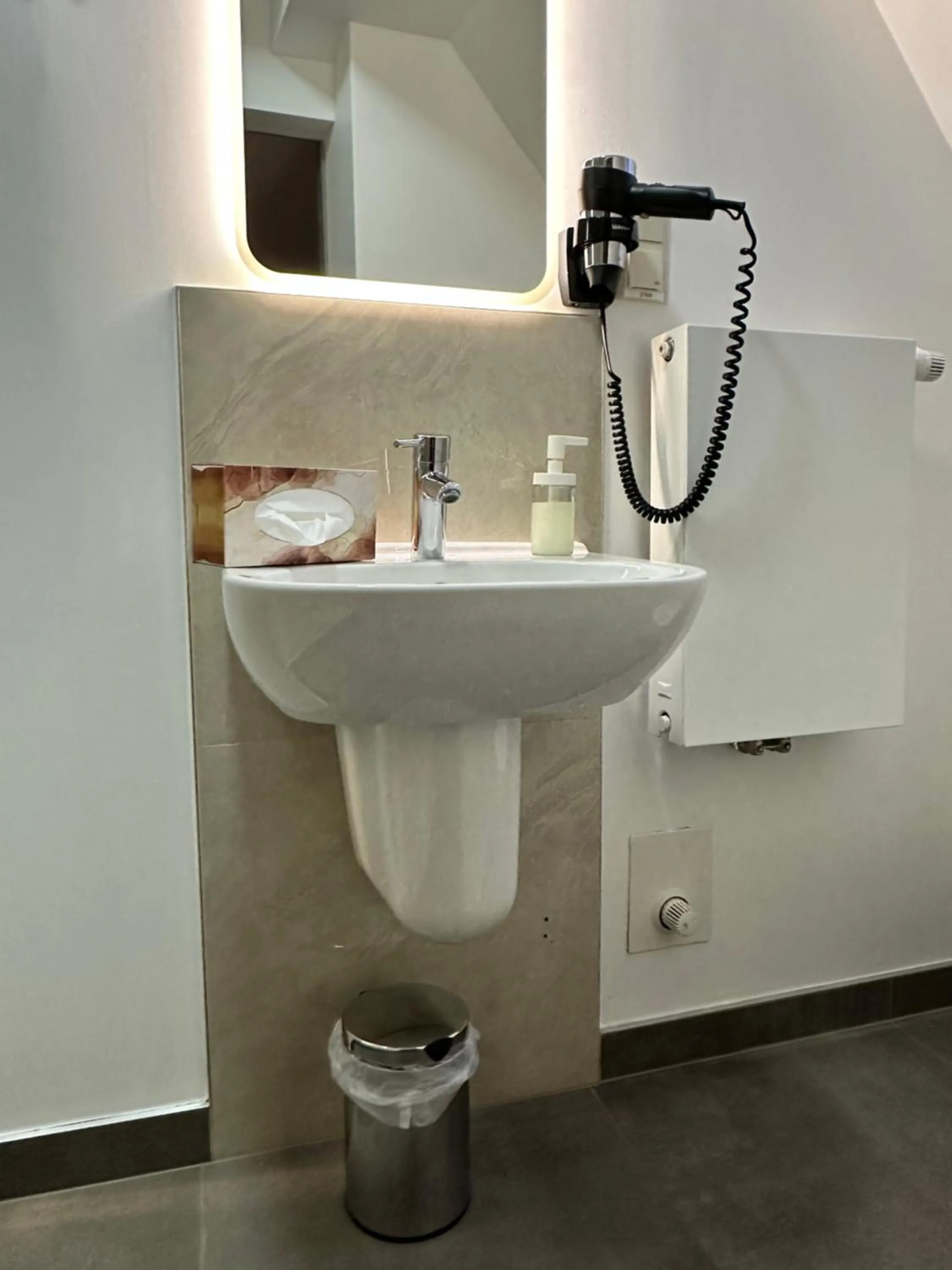 Small Single Room - single occupancy in Hotel Am Markt