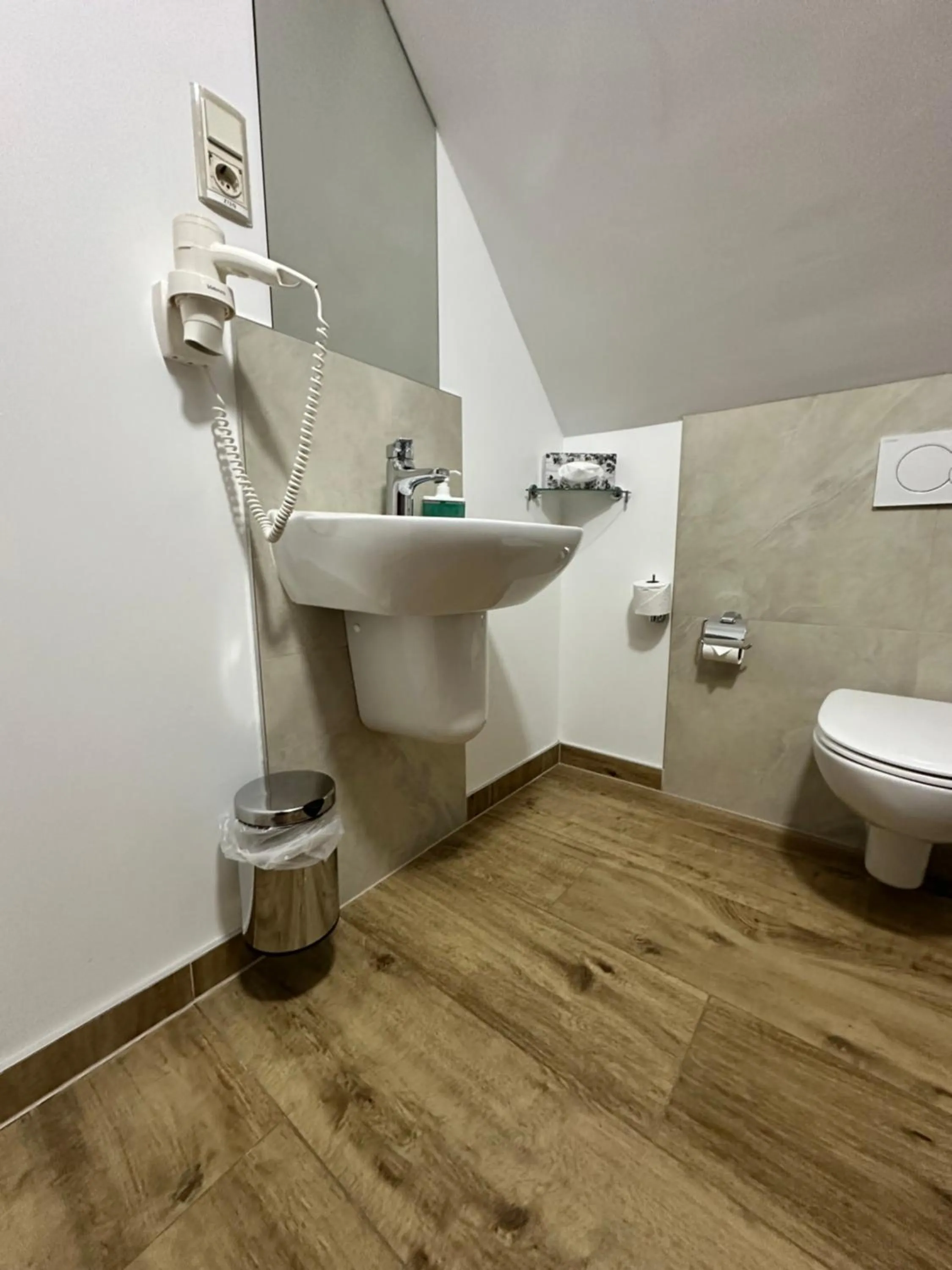 Economy Double Room - single occupancy in Hotel Am Markt