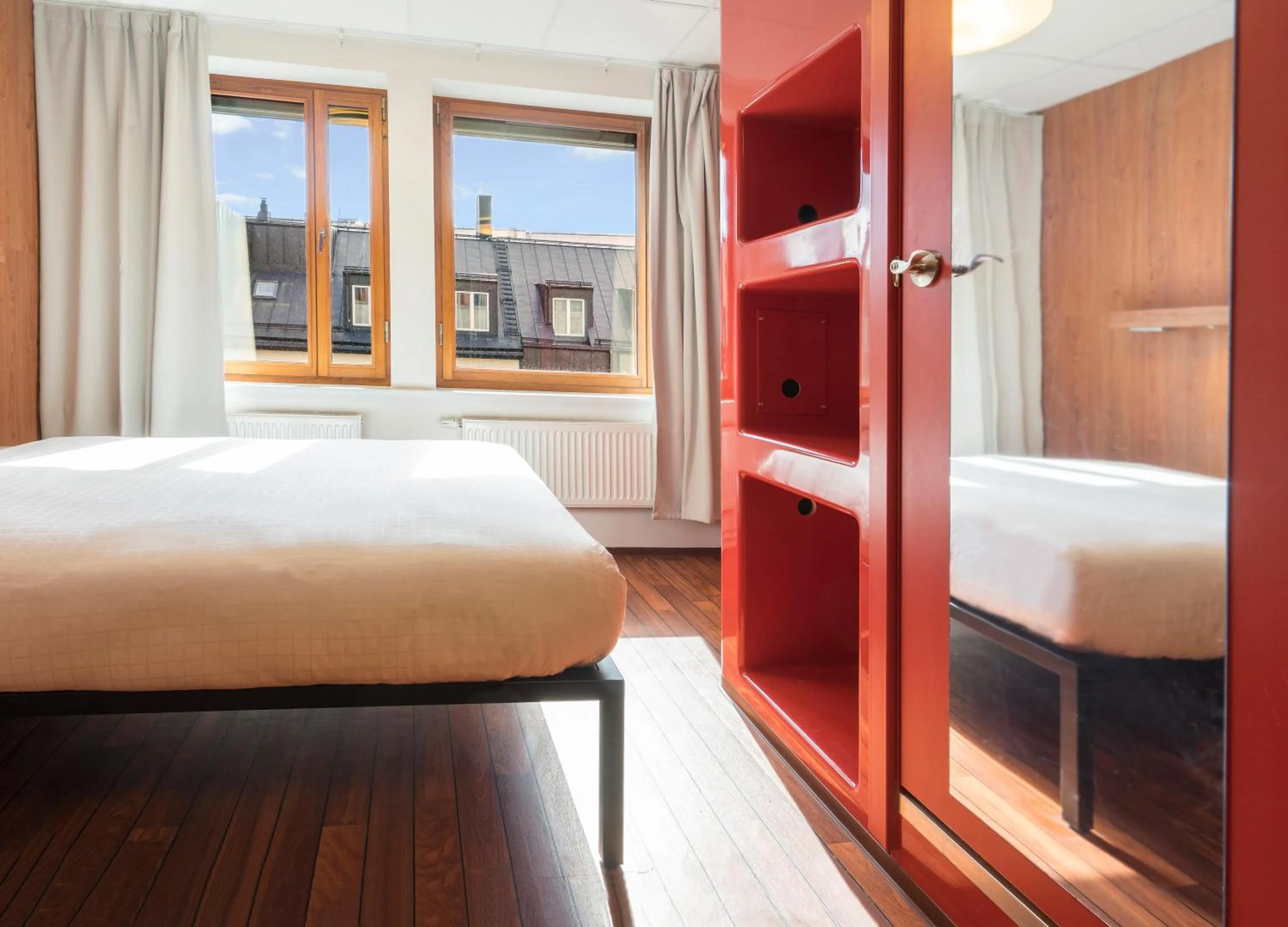 Superior Queen with private Bathroom in Generator Stockholm