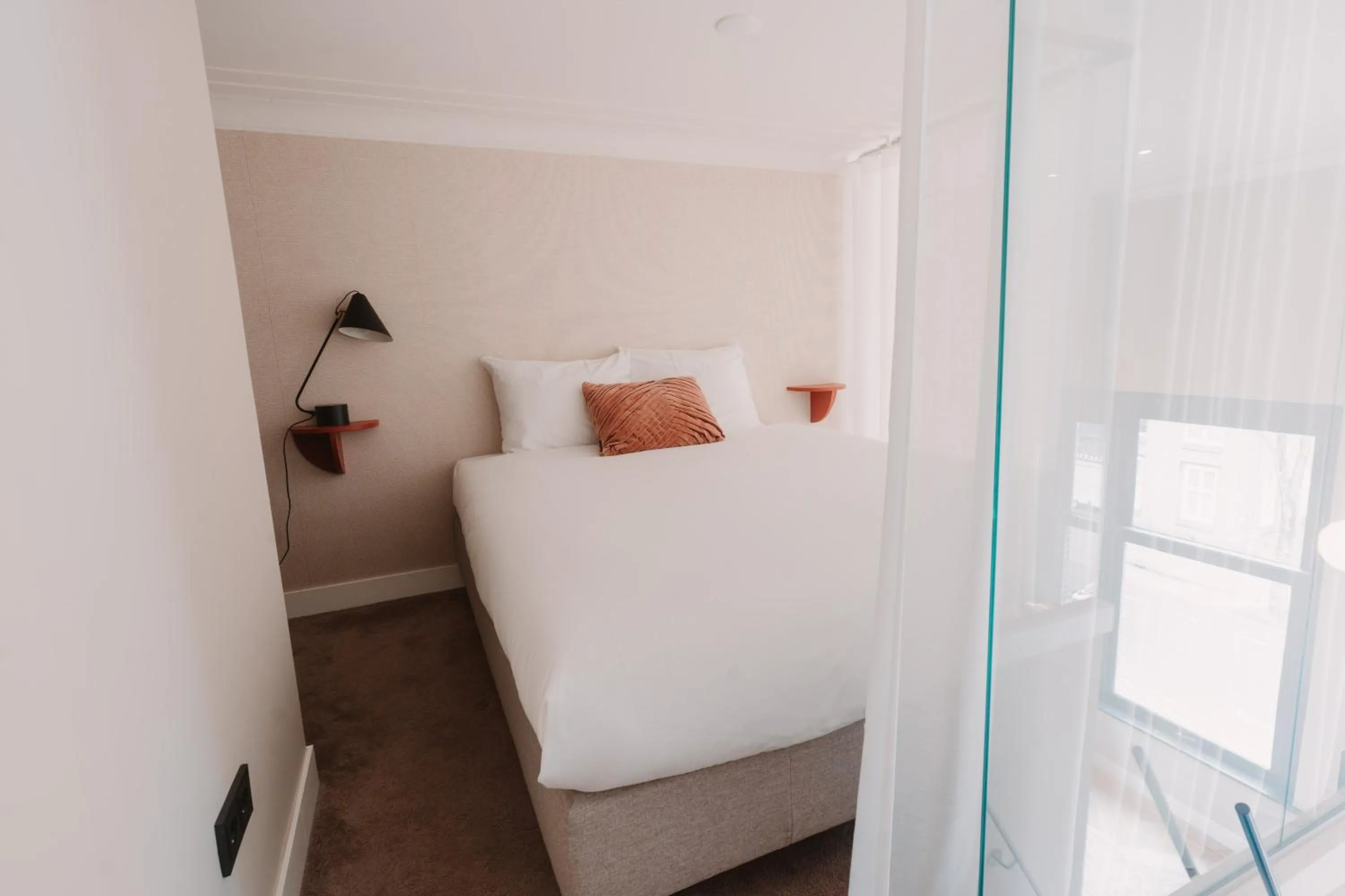 Sixtuple Room in The Anthony