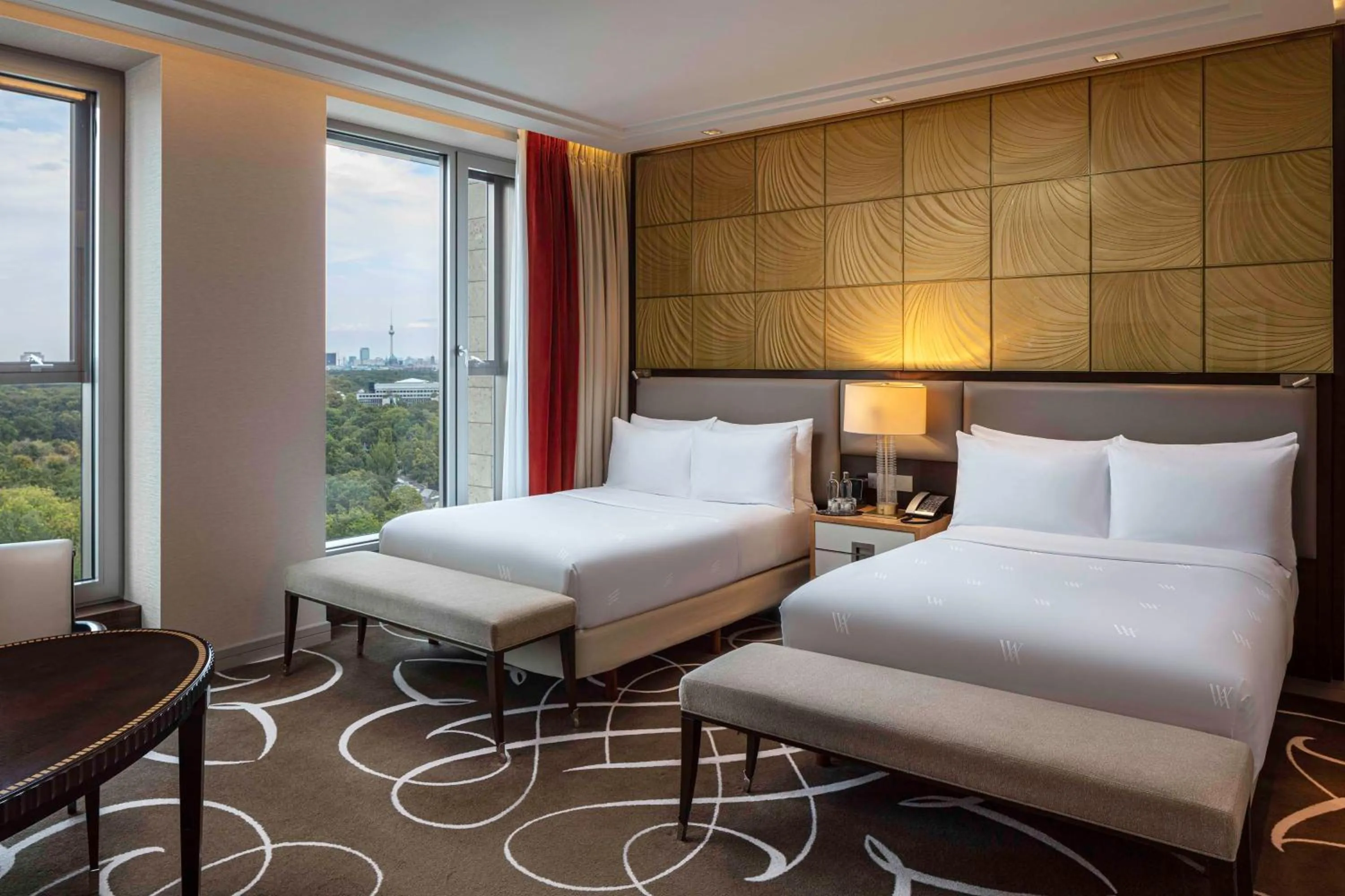 Connecting Deluxe Family Room in Waldorf Astoria Berlin