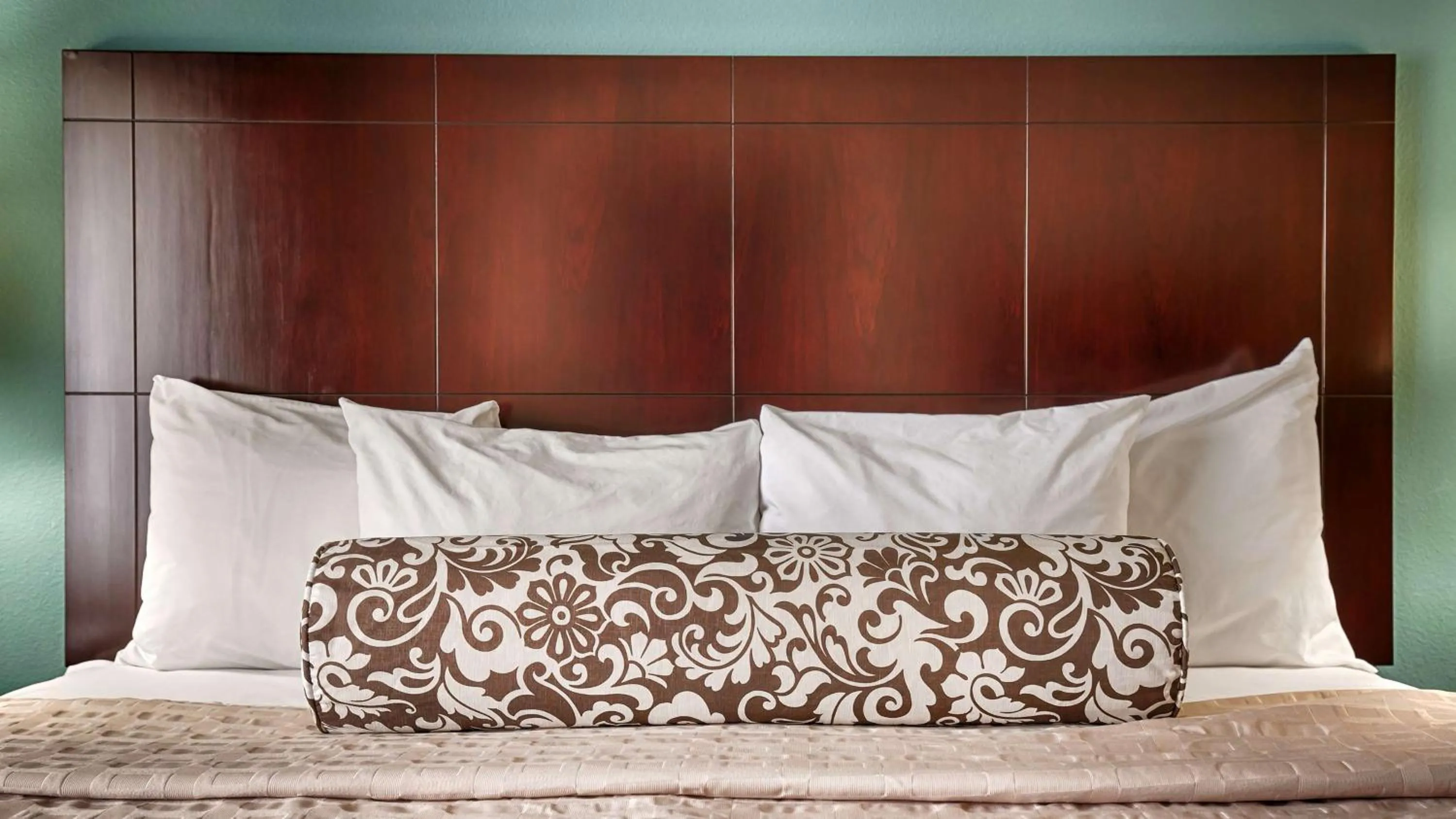 King Suite - Disability Access in Best Western Plus Katy Inn & Suites