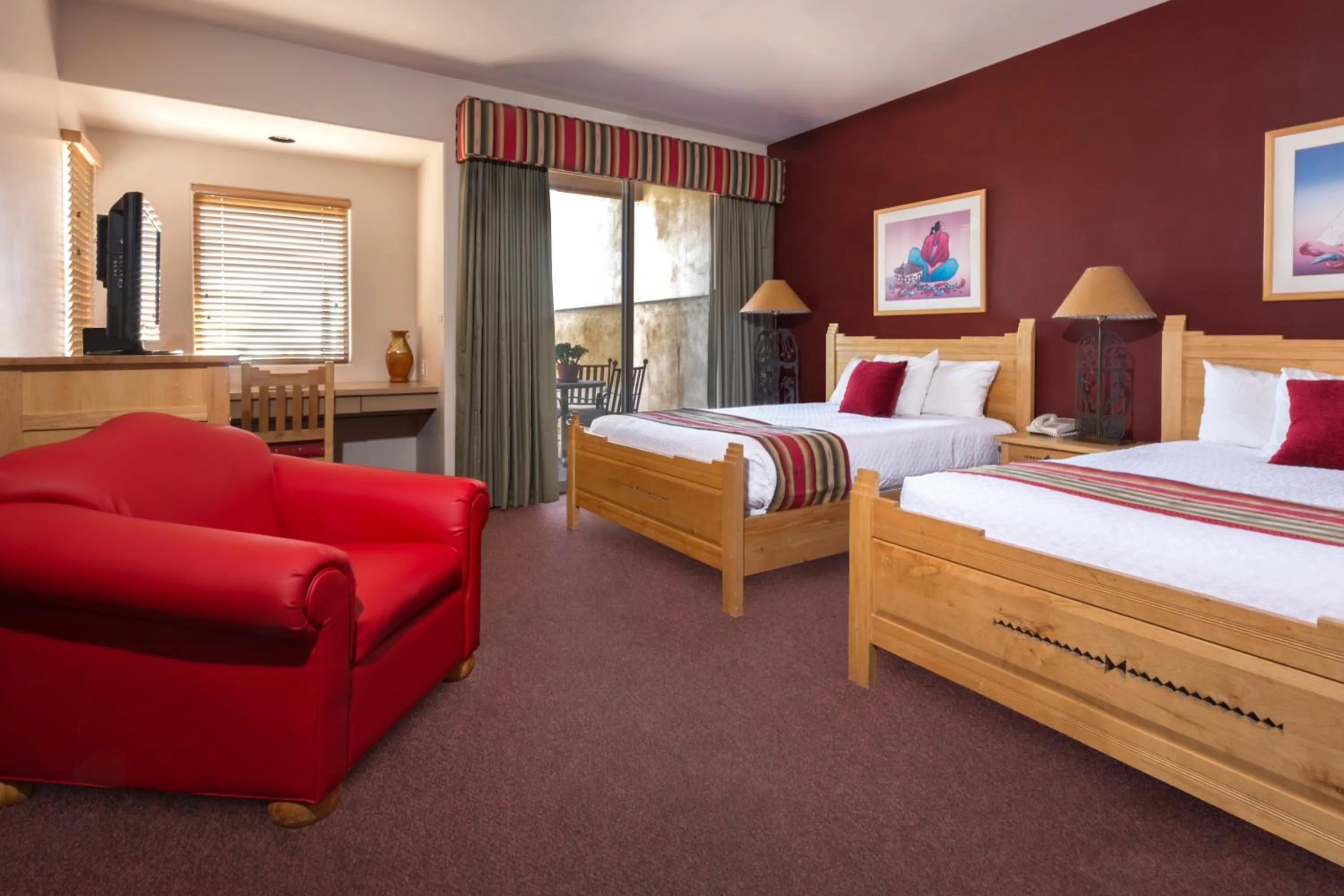 Deluxe Queen Room with Two Queen Beds in Inn at Eagle Mountain