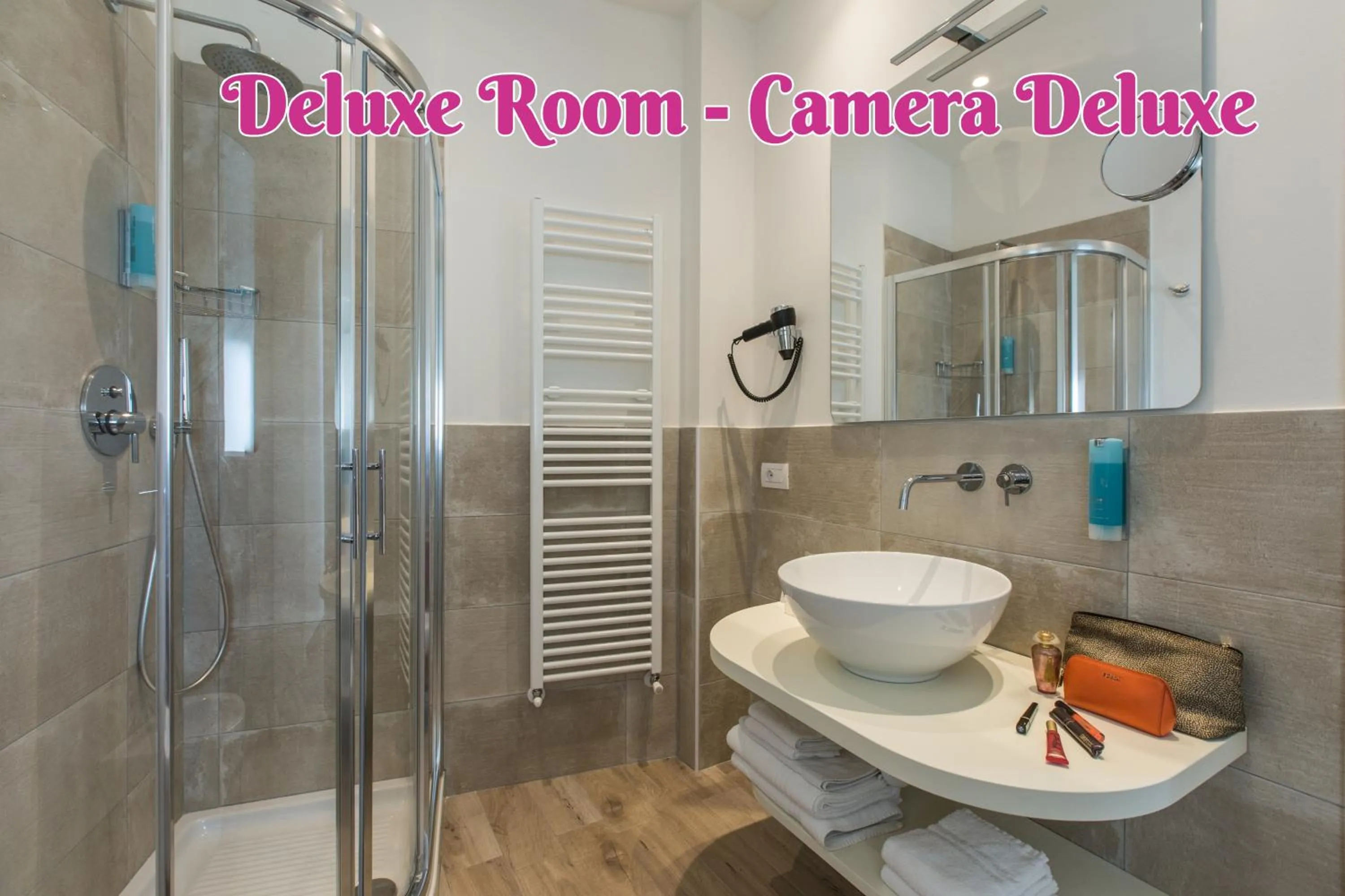 Deluxe Double or Twin Room in Hotel Luxor