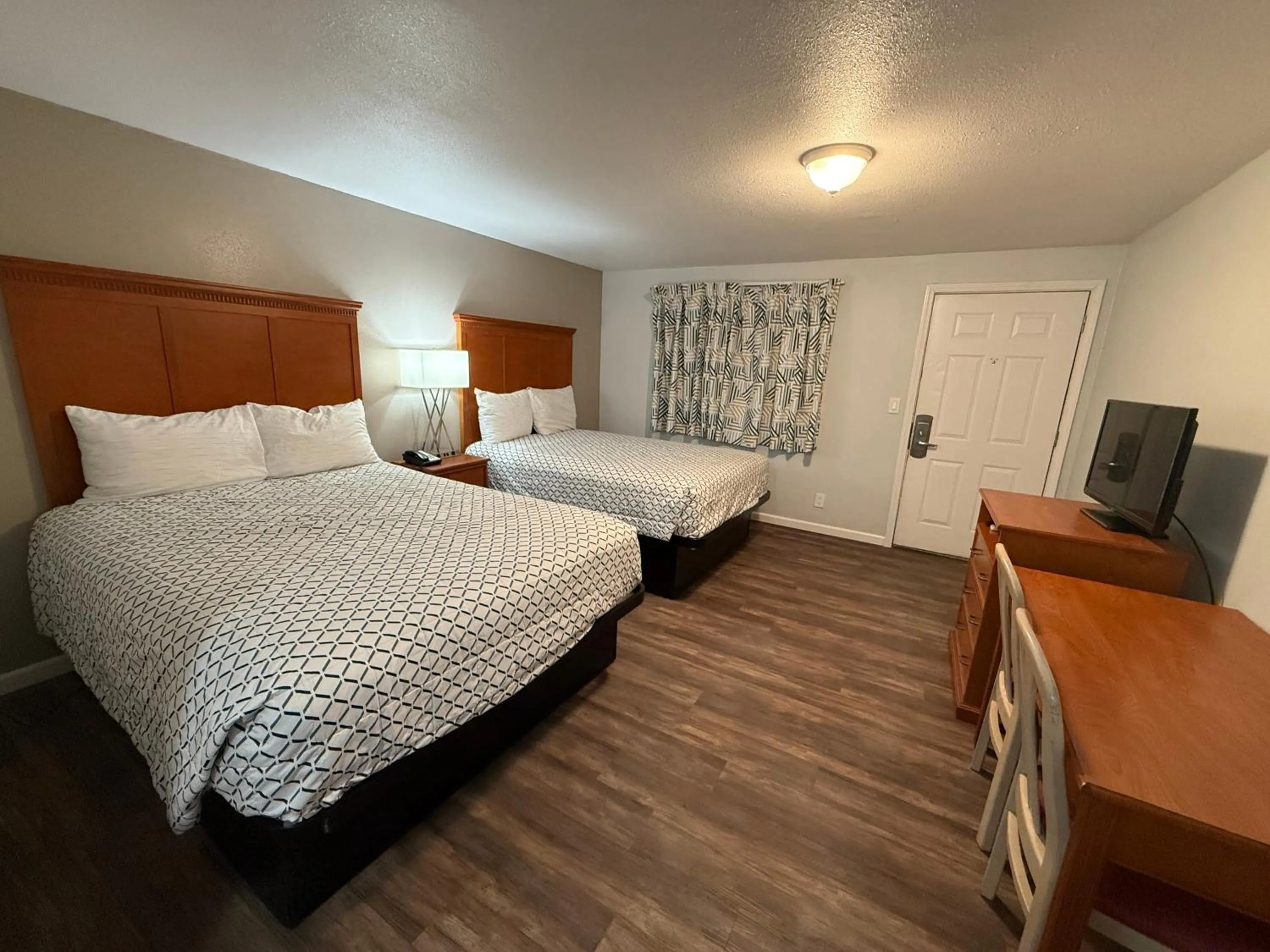 Queen Room with Two Queen Beds in Budget Inn Bend