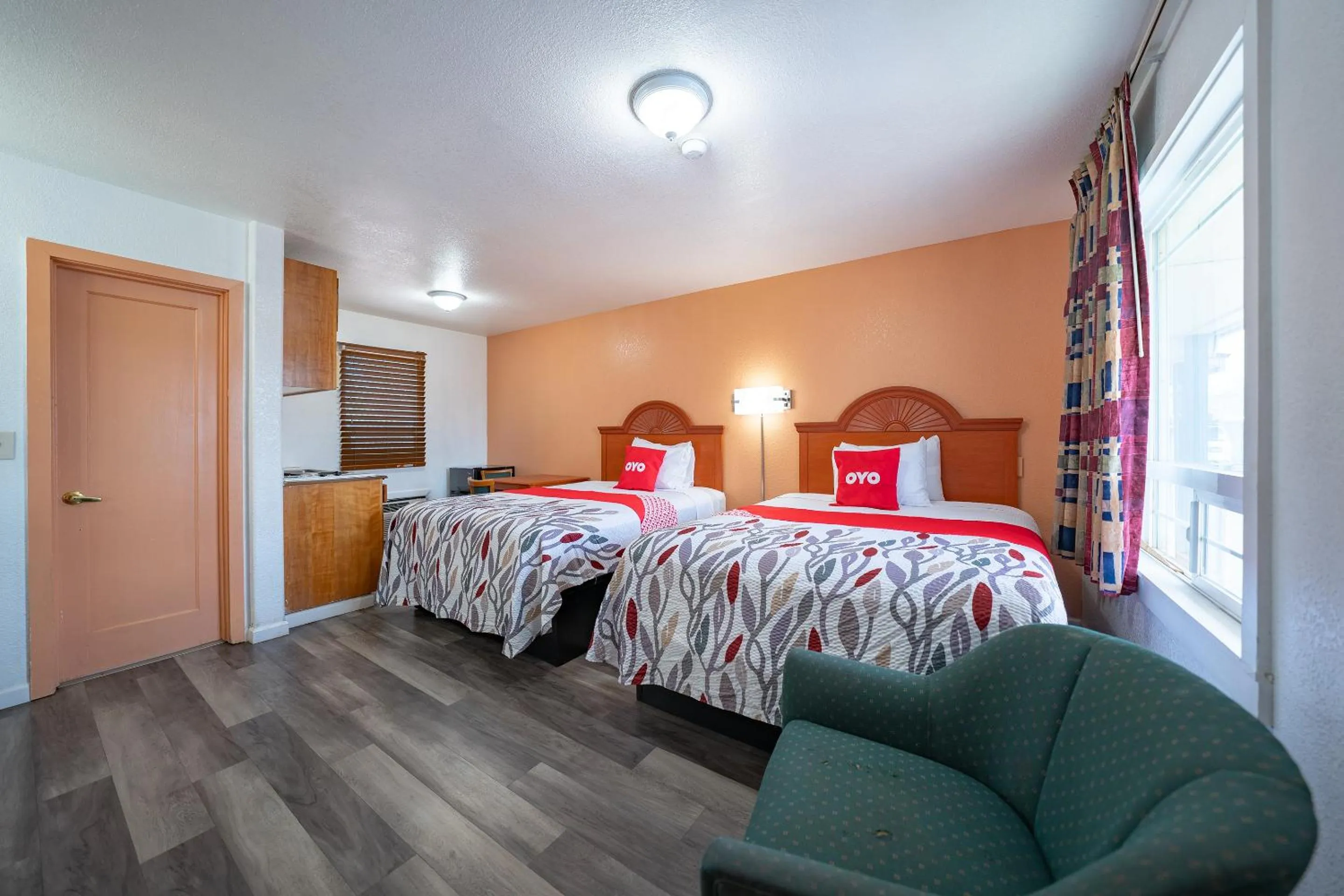 Premium 2 Queen Bed with Kitchenette in Budget Inn Madras by OYO