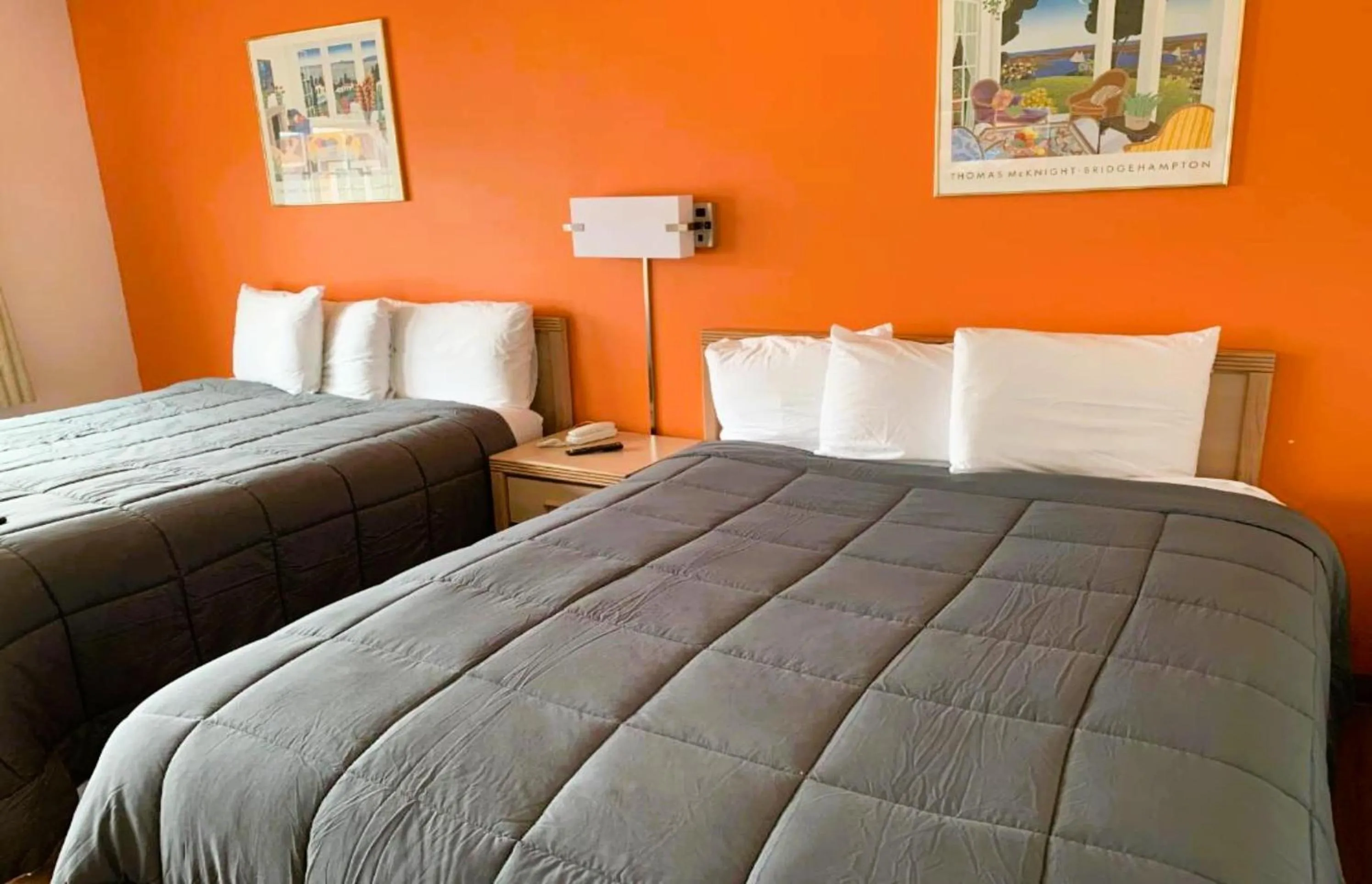 2 Queen Bed in Royal Gateway Motel by OYO
