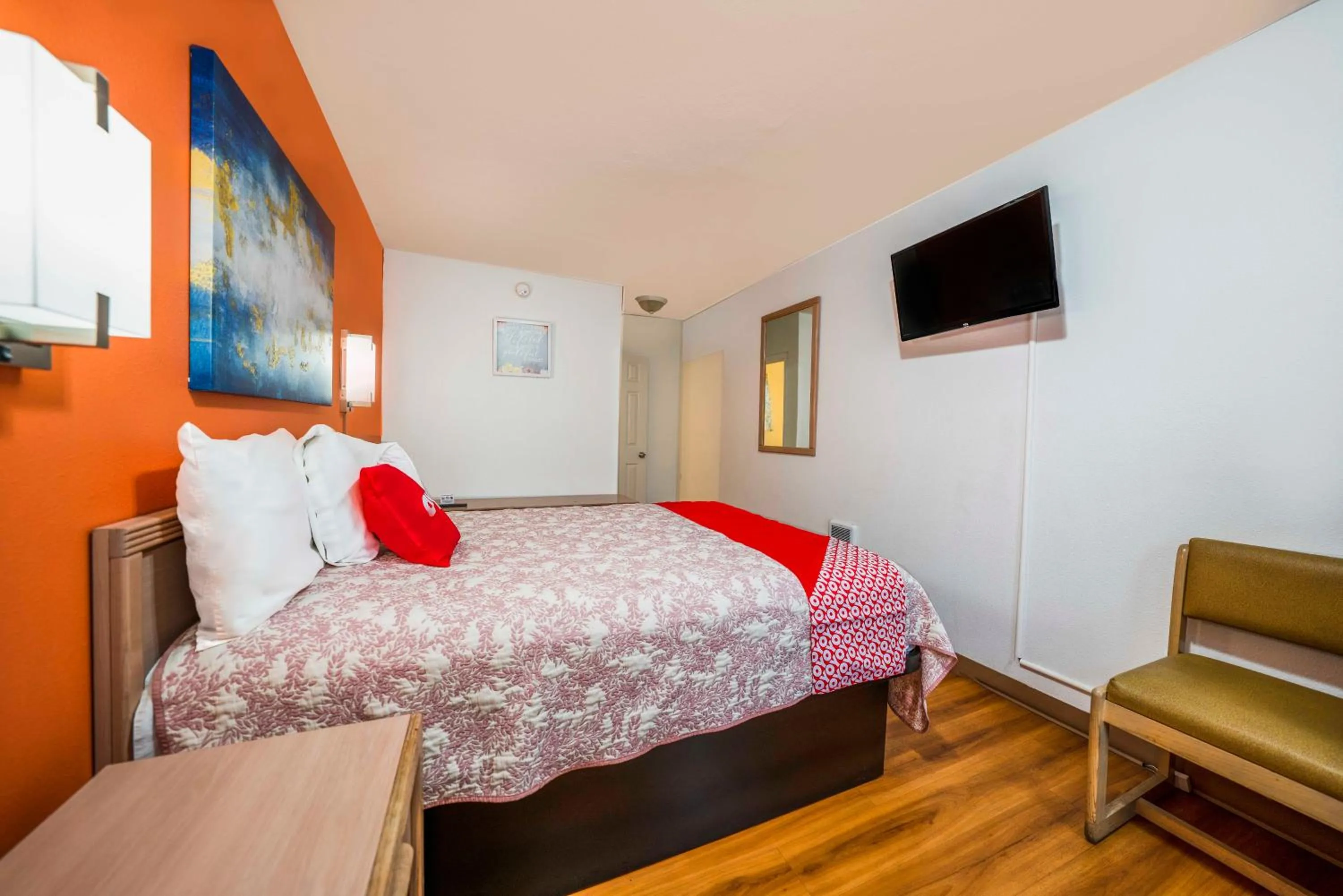 Queen Bed in Royal Gateway Motel by OYO