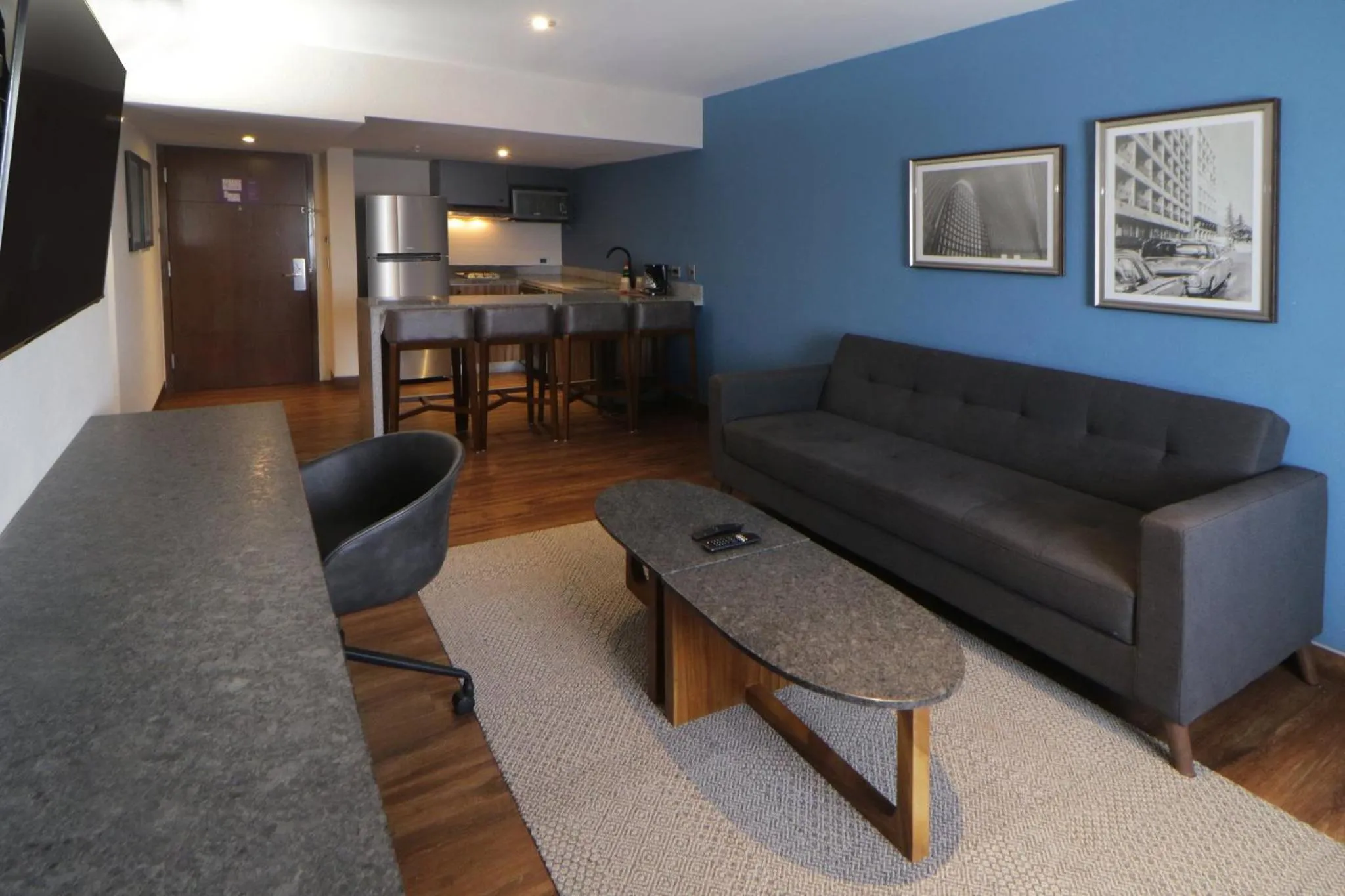 One-Bedroom King Suite in Hotel Indigo Guadalajara Expo by IHG