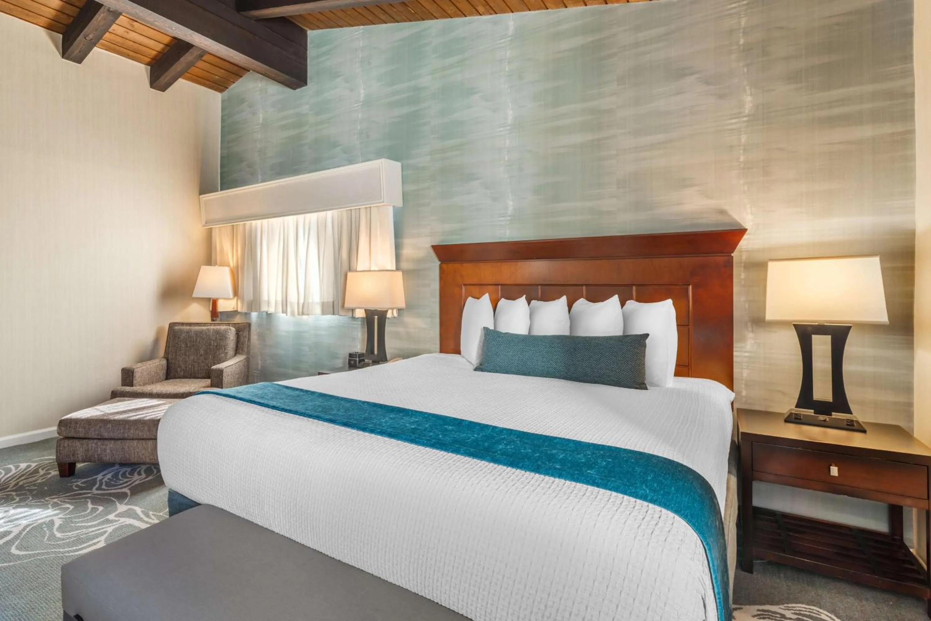 King Suite with Sofa Bed - Non-Smoking in Best Western Plus Carpinteria Inn